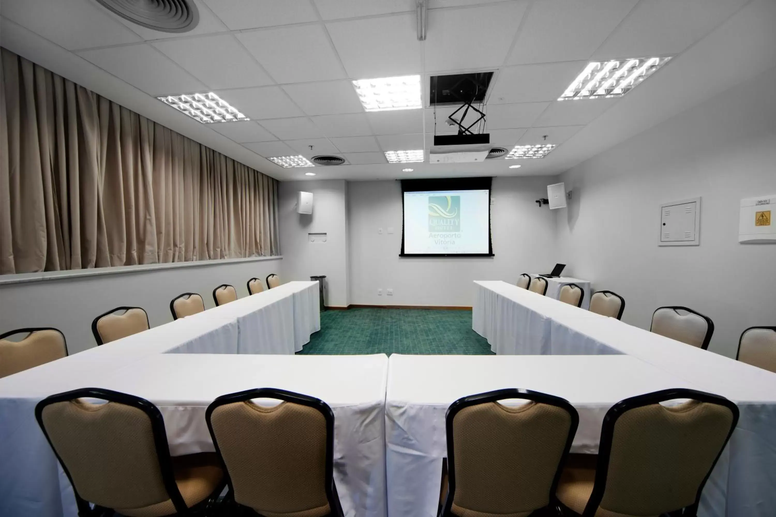 Business facilities in Quality Hotel Vitória