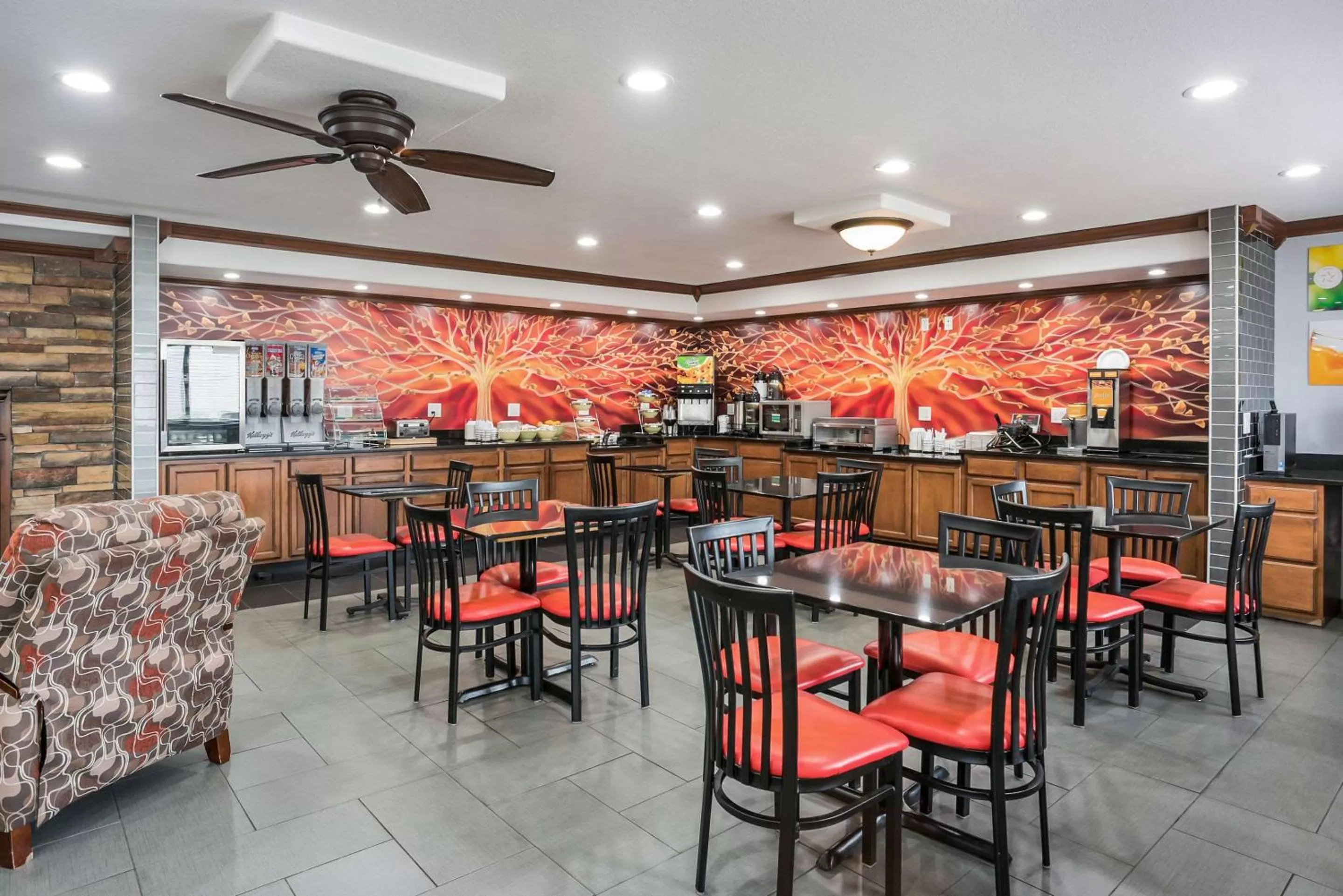 Restaurant/places to eat in Quality Inn Cedar Rapids South