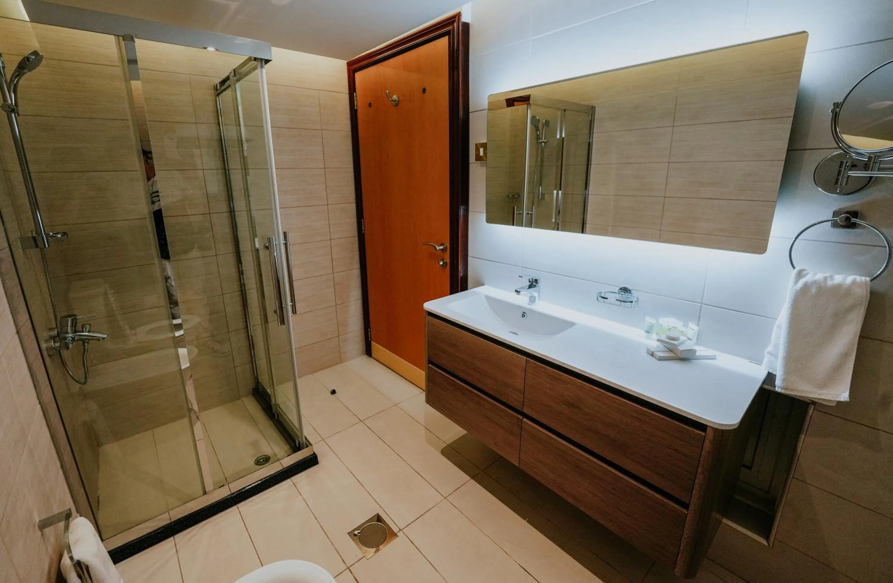 Shower in Villaggio Hotel Abu Dhabi