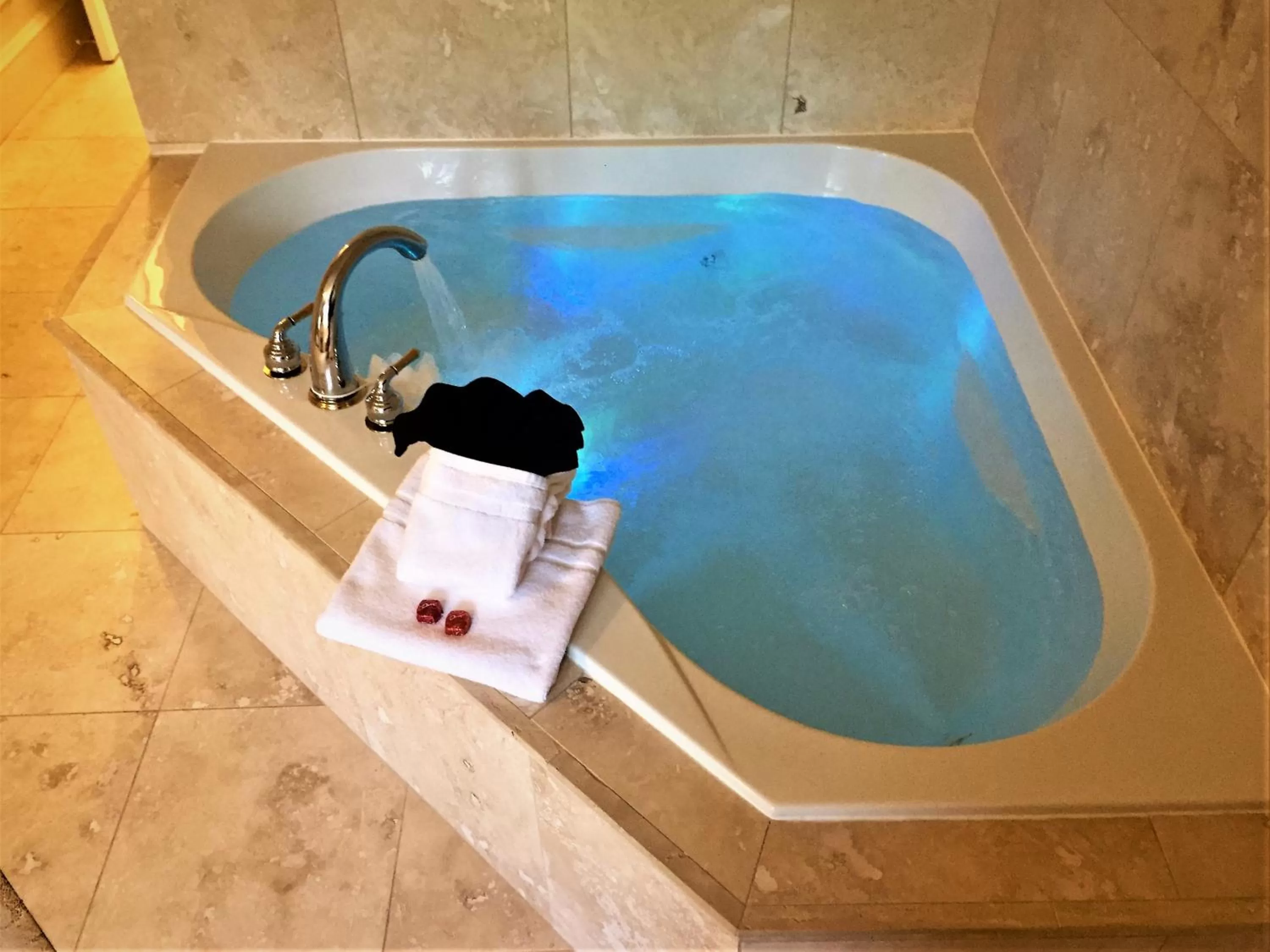 Bath in Heber Senator Bed and Breakfast