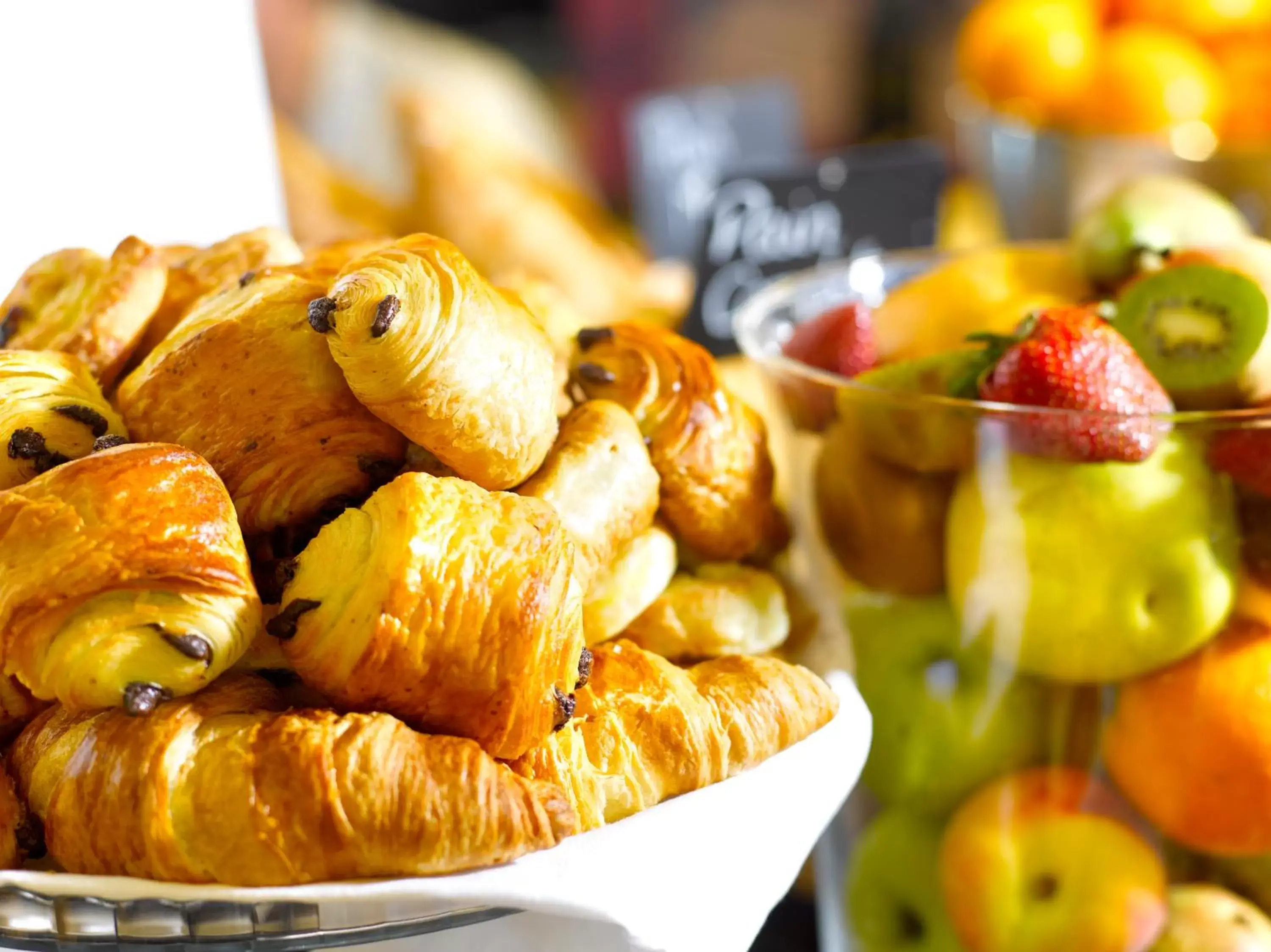 Buffet breakfast, Food in Mercure Bordeaux Centre Gare Saint Jean