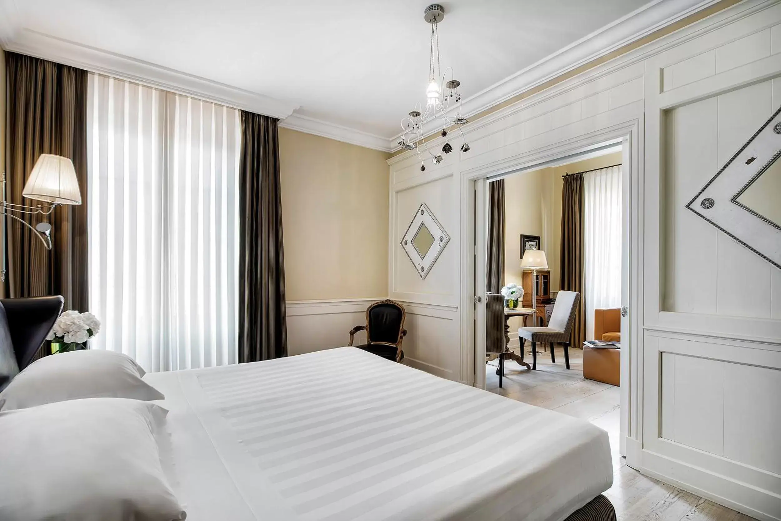 Bedroom, Bed in Relais Santa Croce, By Baglioni Hotels