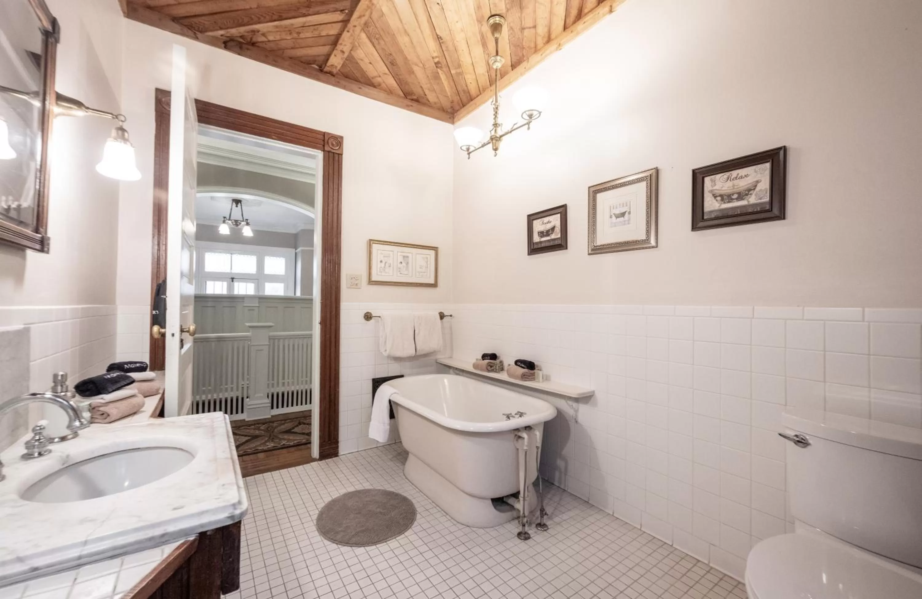 Bathroom in Stone Soup Inn