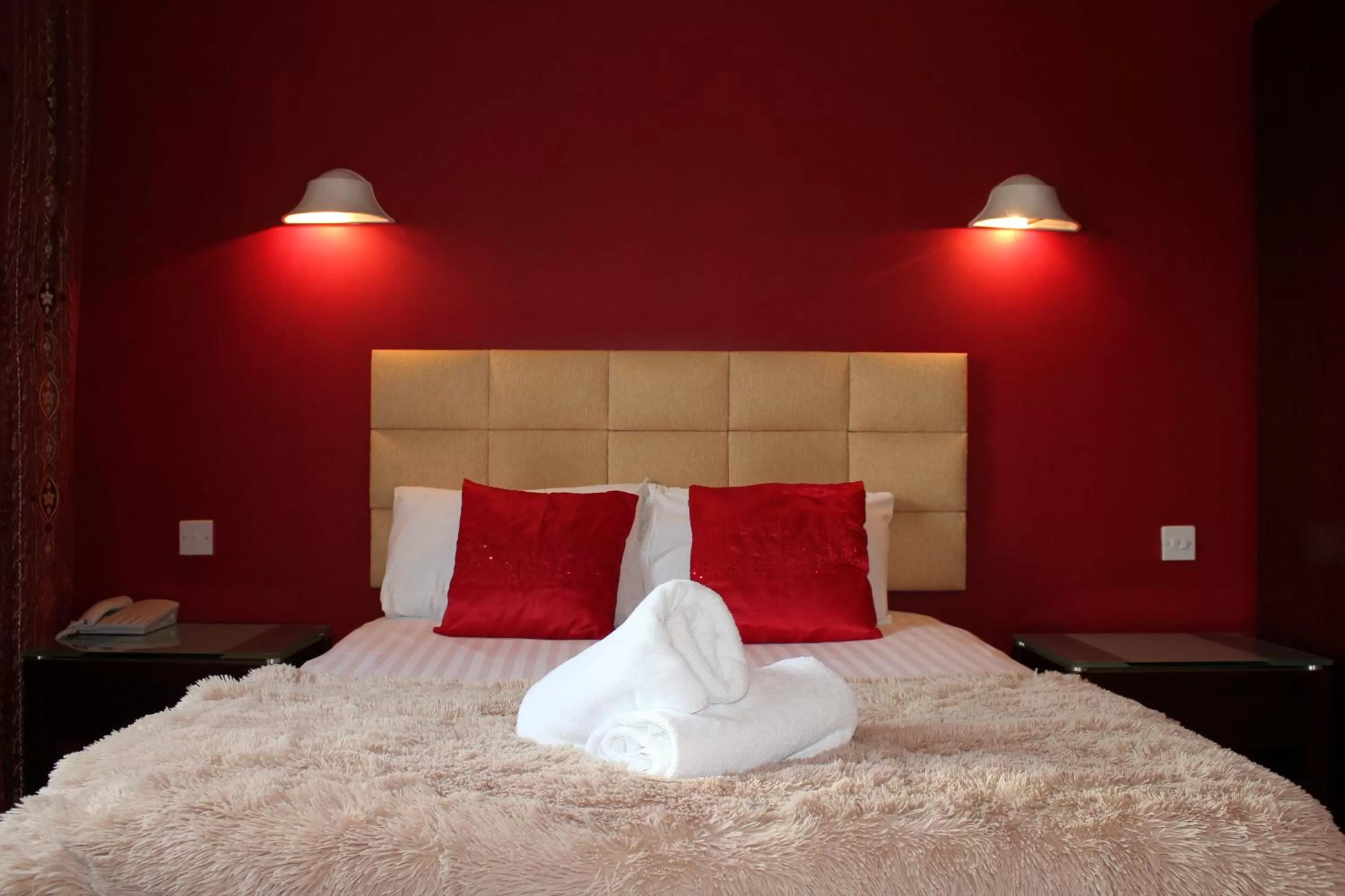 Photo of the whole room, Bed in Desalis Hotel London Stansted