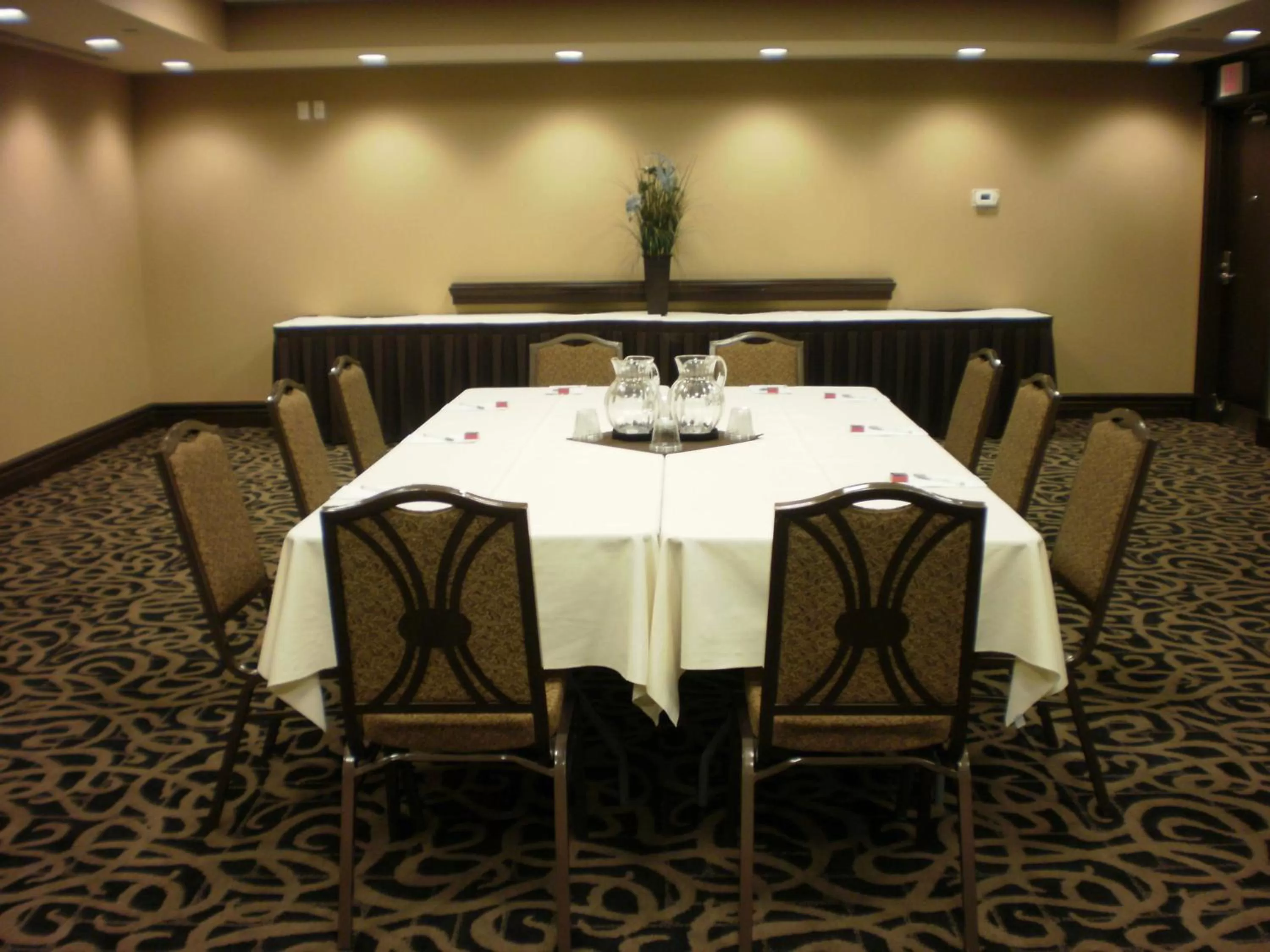 Meeting/conference room in Hampton Inn by Hilton North Bay