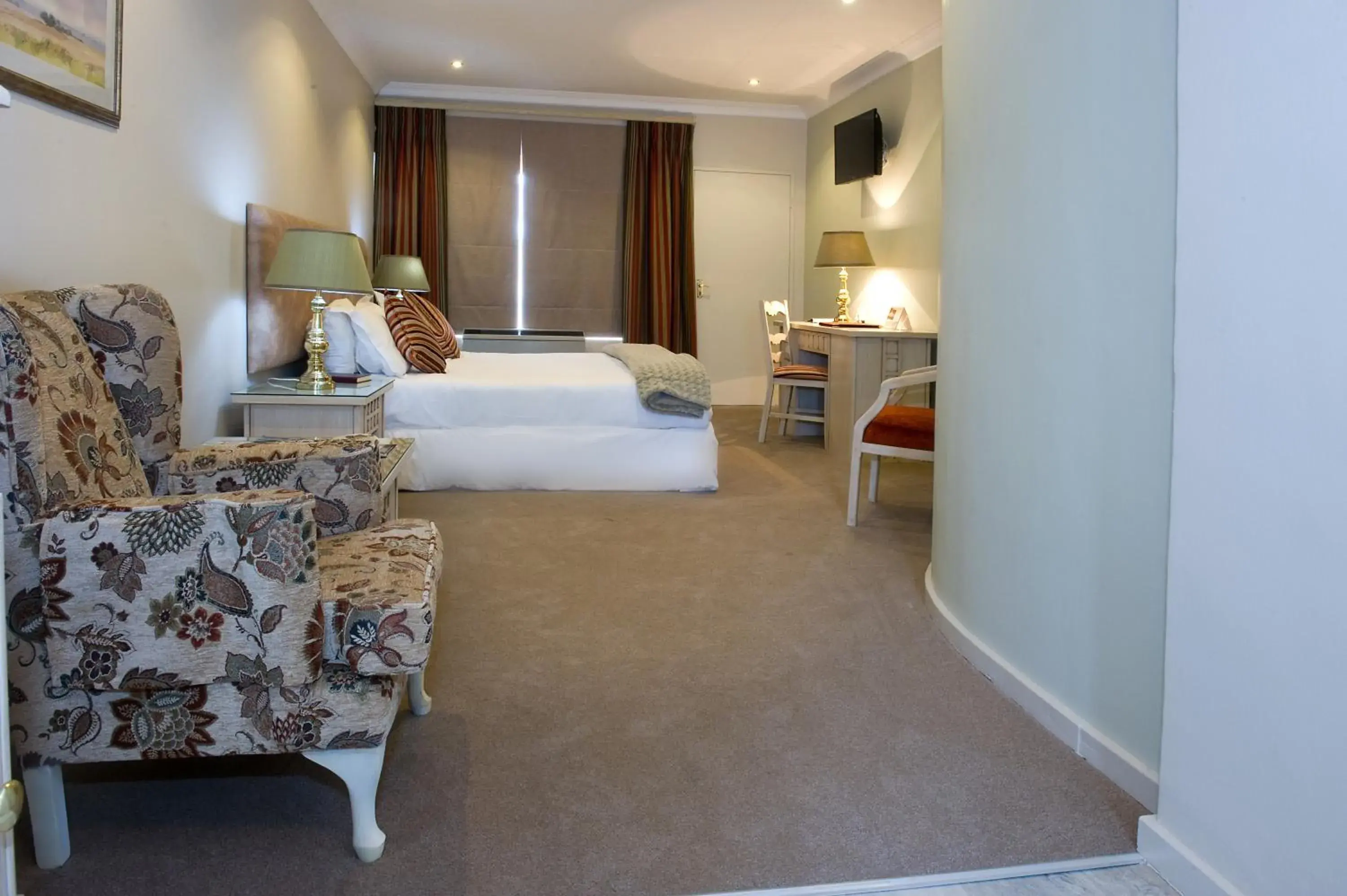 Bed in CedarWoods of Sandton