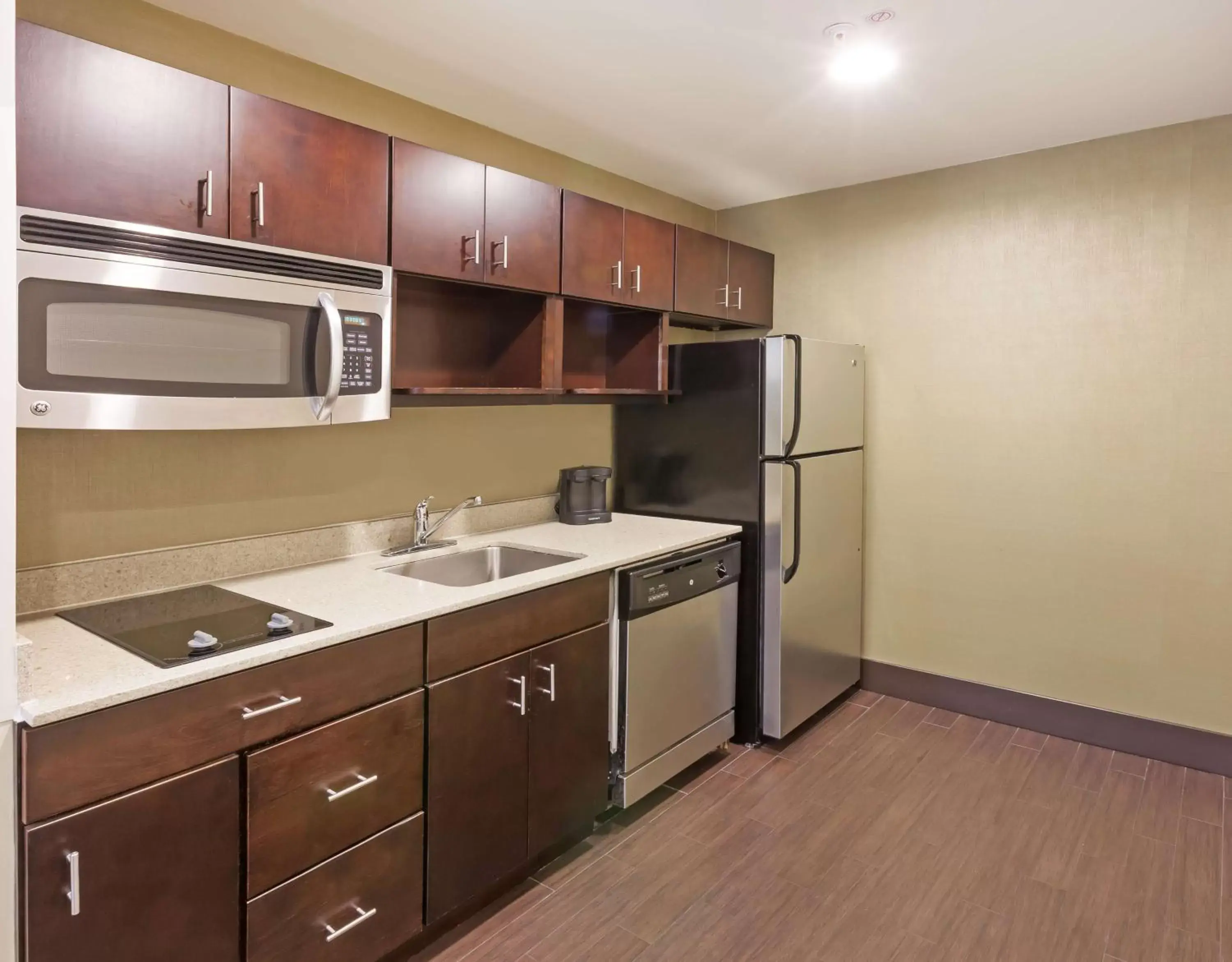 Kitchen or kitchenette, Kitchen/Kitchenette in Homewood Suites Dallas Downtown