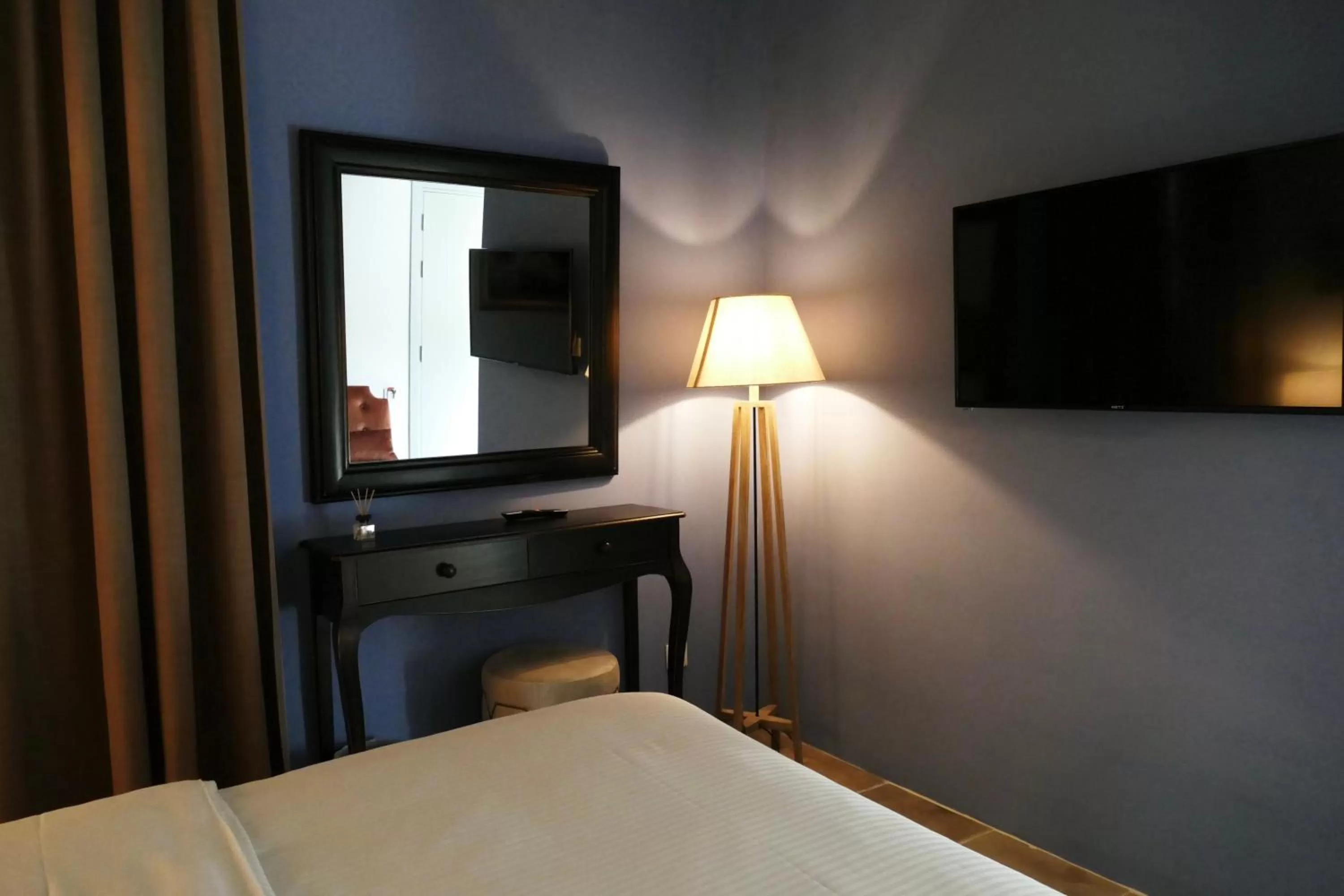 Bed in Madama Residence