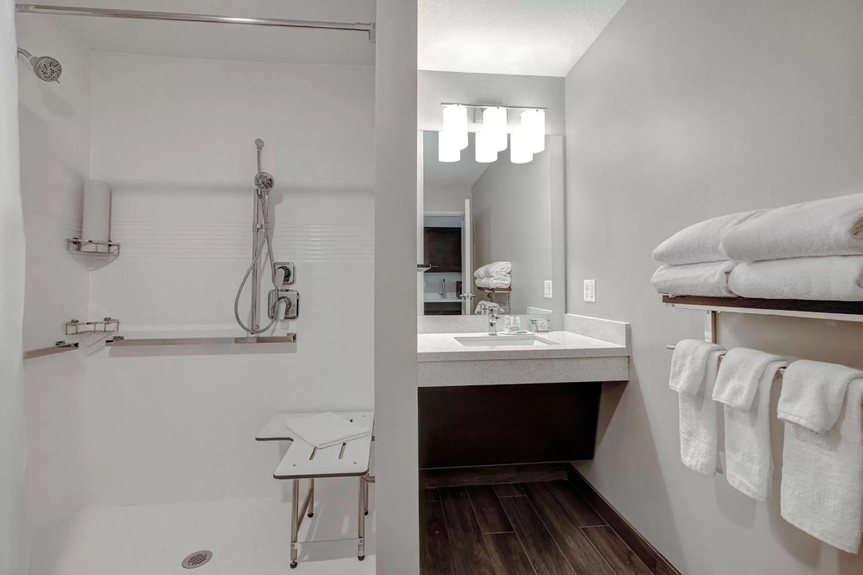 Bathroom in TownePlace Suites by Marriott Monroe