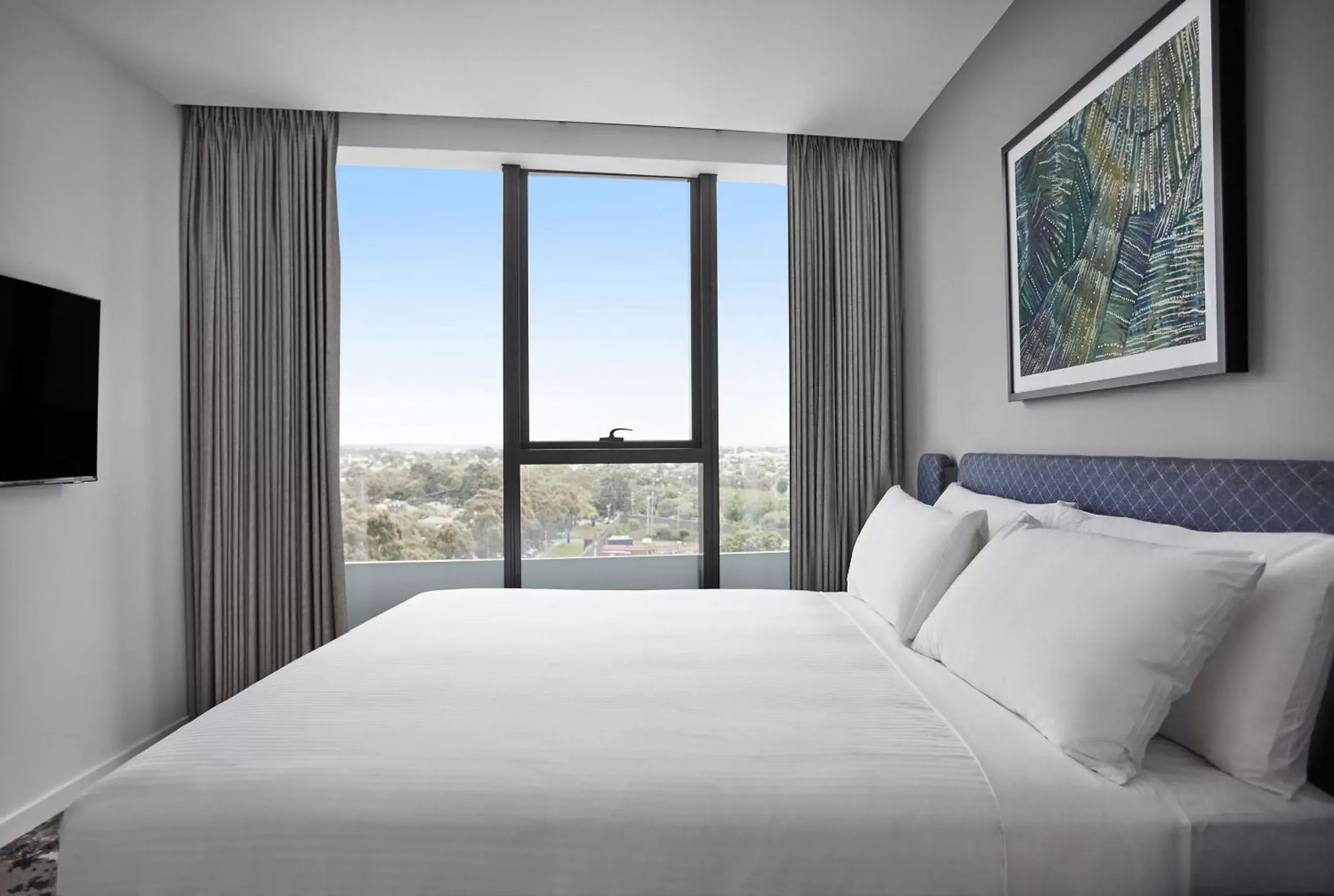 Bed in Adina Apartment Hotel Melbourne, Pentridge