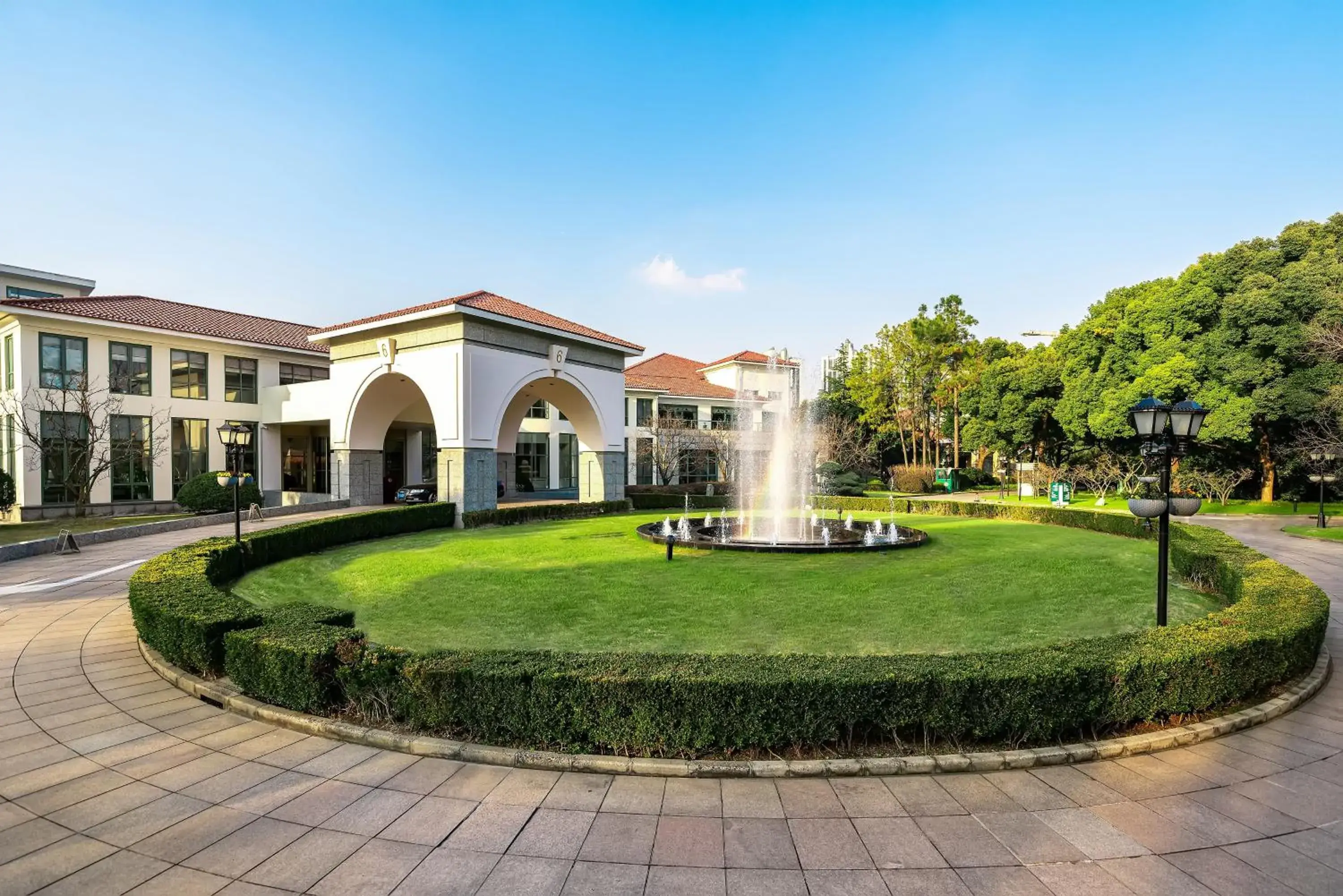 Property building in Hong Qiao State Guest House Property building in Hong Qiao State Guest House