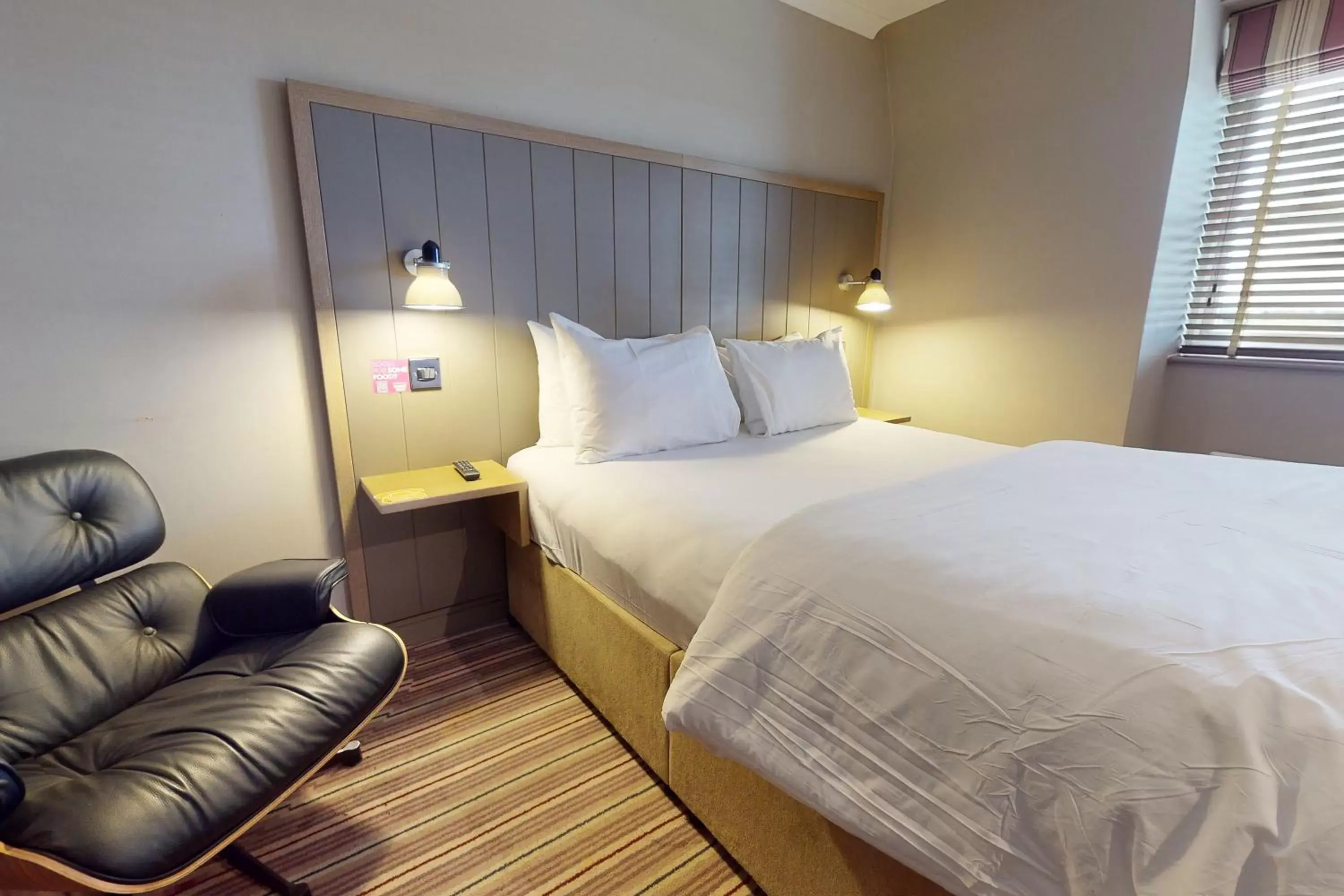 Bedroom, Bed in Village Hotel Hull