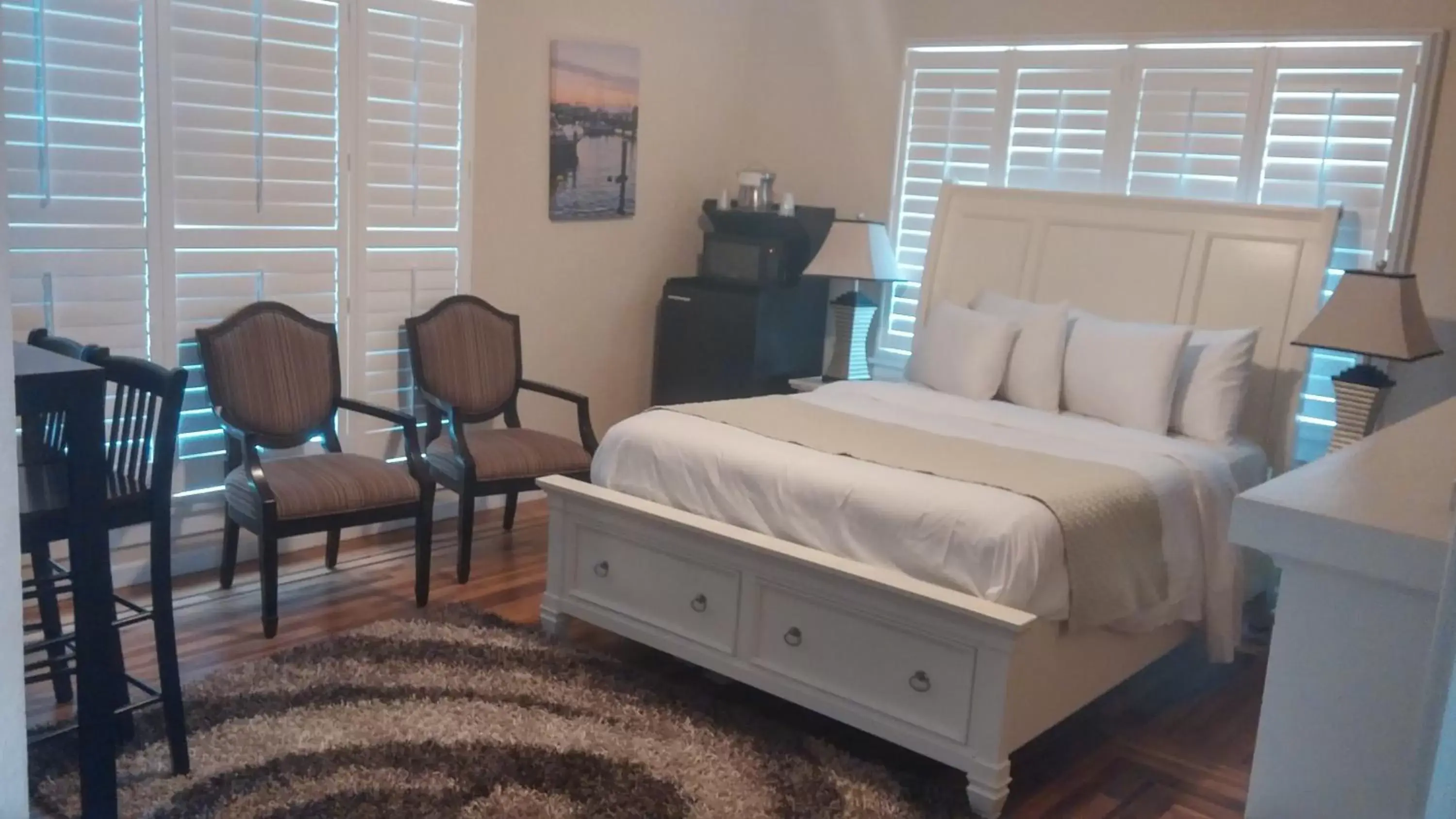 Bedroom, Bed in Rio Vista Inn & Suites Santa Cruz