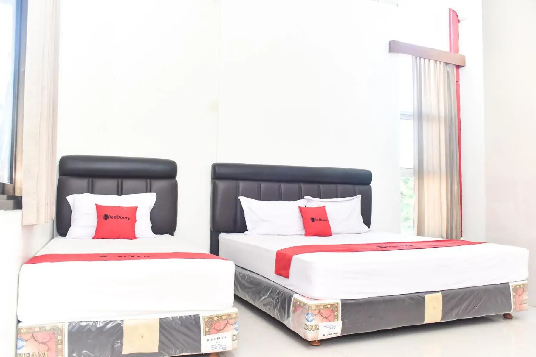 Bed in RedDoorz near Alun Alun Wonosobo