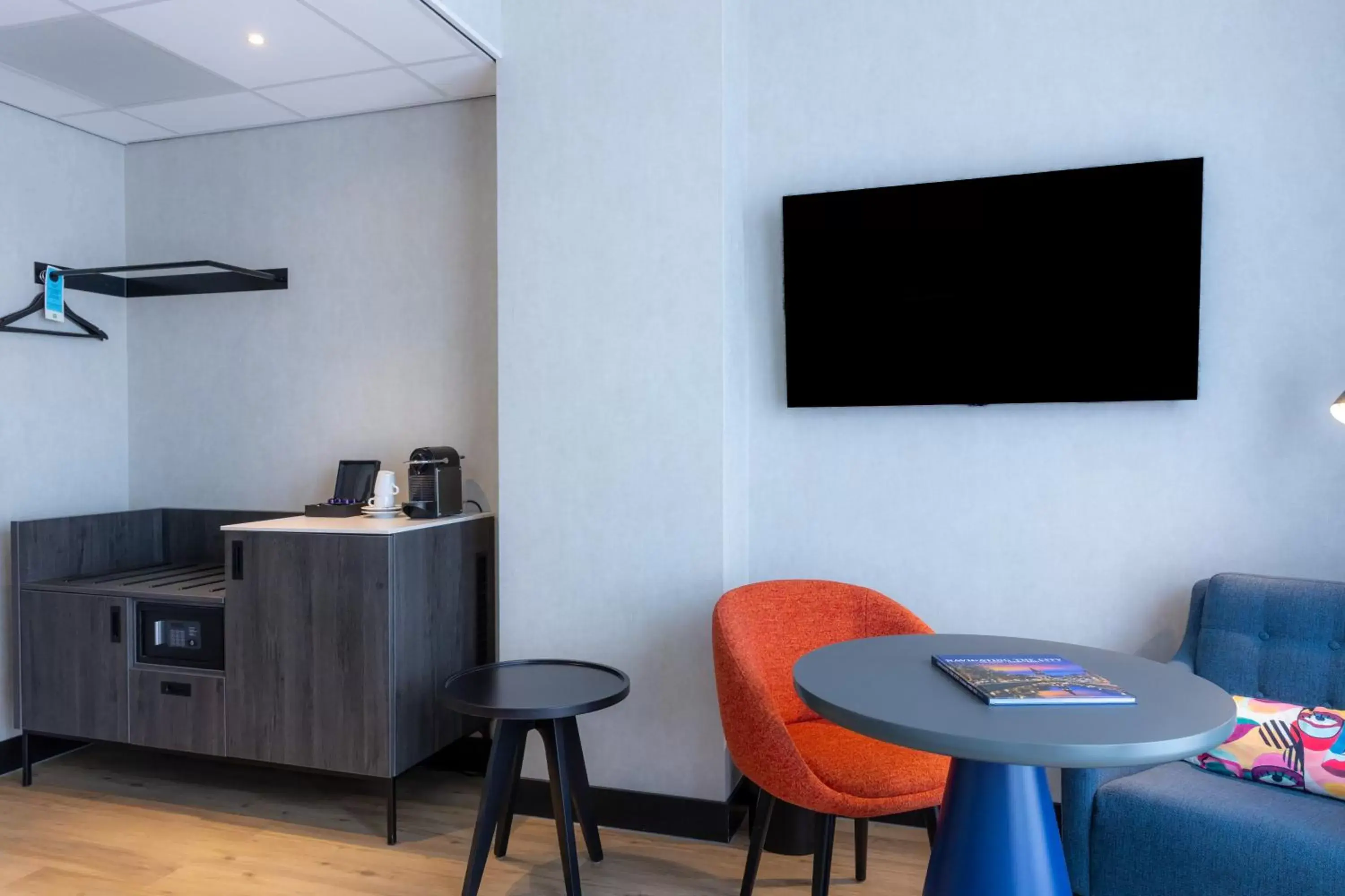 TV/Entertainment Center in ibis Styles Den Haag Scheveningen