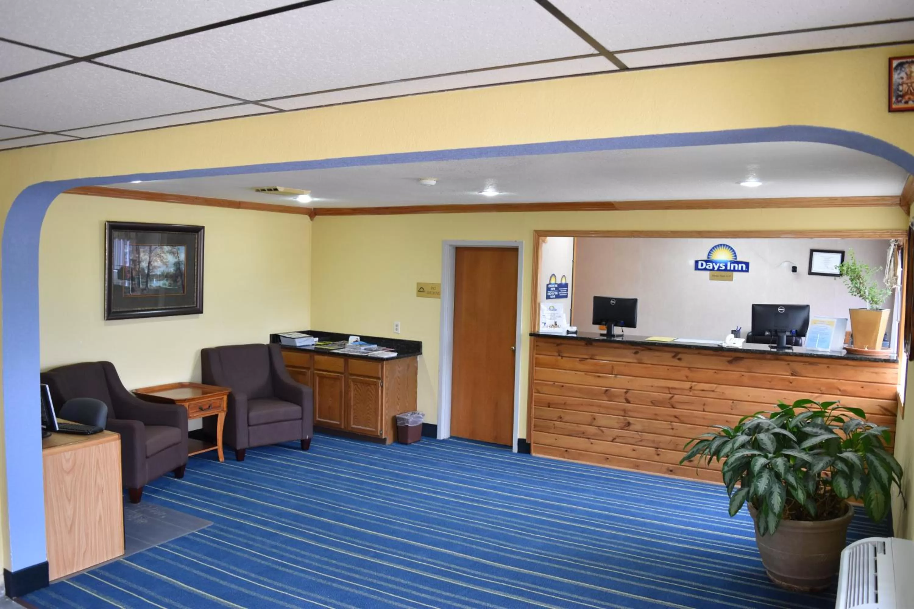 Lobby or reception in Days Inn by Wyndham Grand Island
