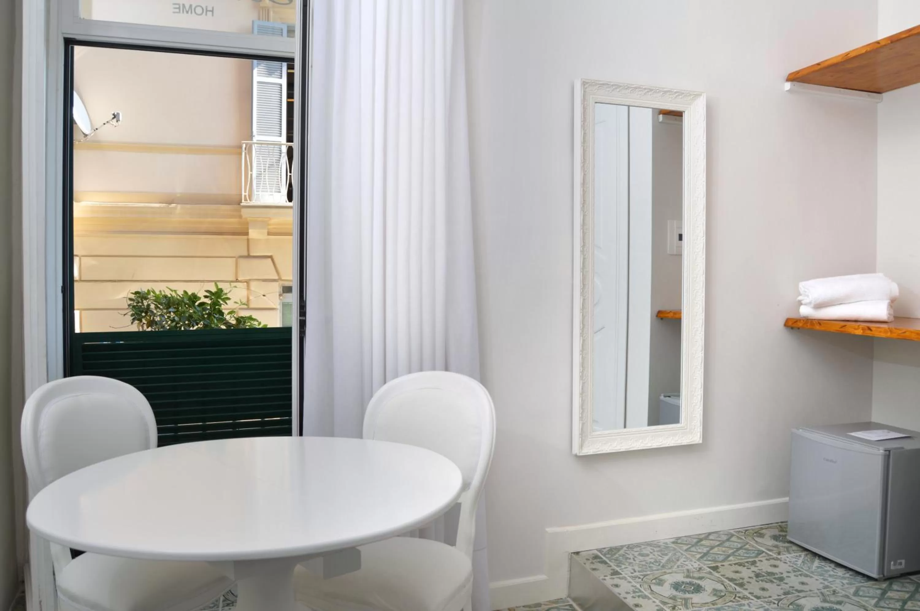 Photo of the whole room in Barbarella Home