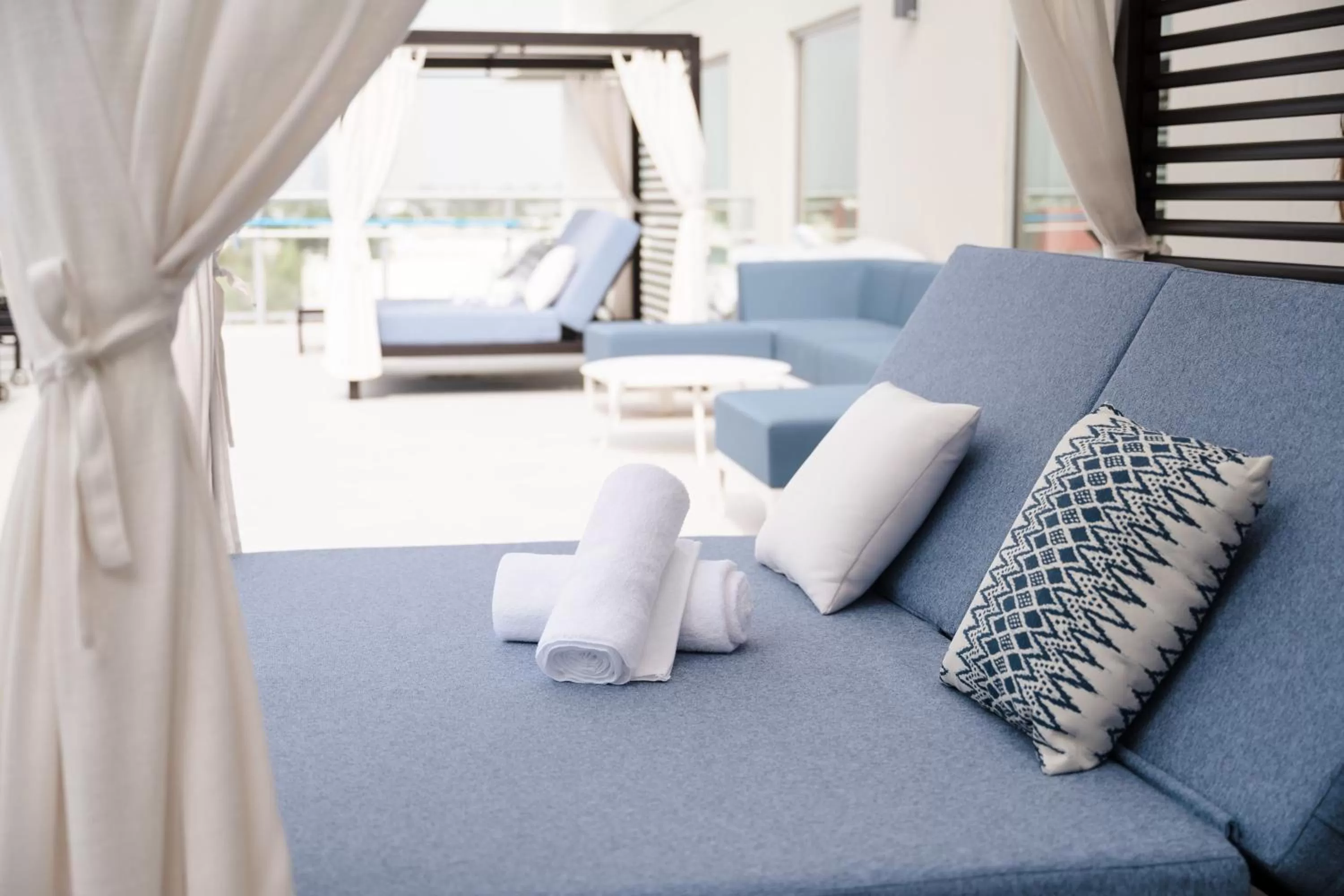 Swimming pool in AC Hotel by Marriott Fort Lauderdale Airport