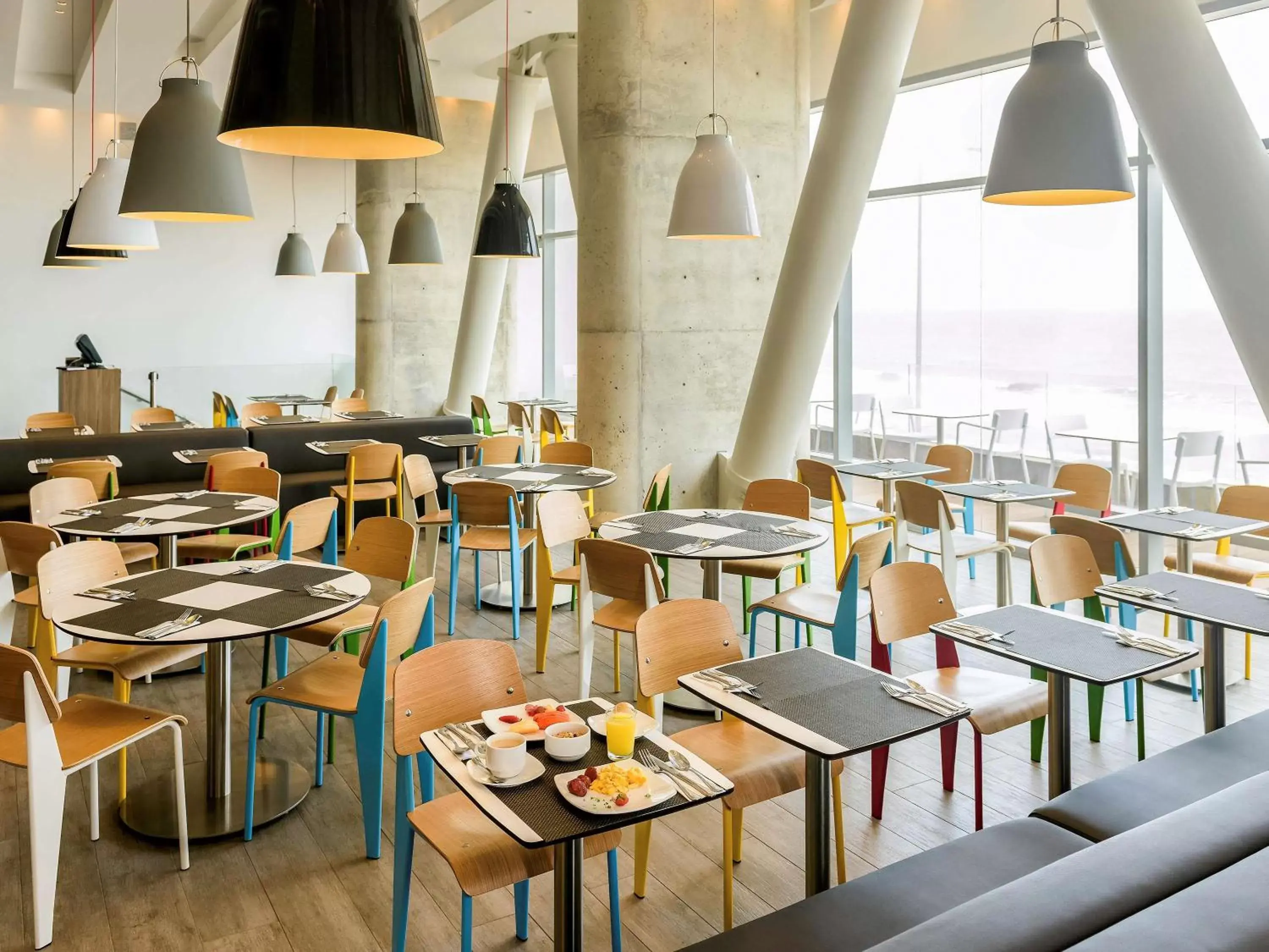 Restaurant/Places to Eat in Ibis Cartagena Marbella