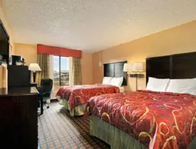 Photo of the whole room in Super 8 by Wyndham Texarkana AR