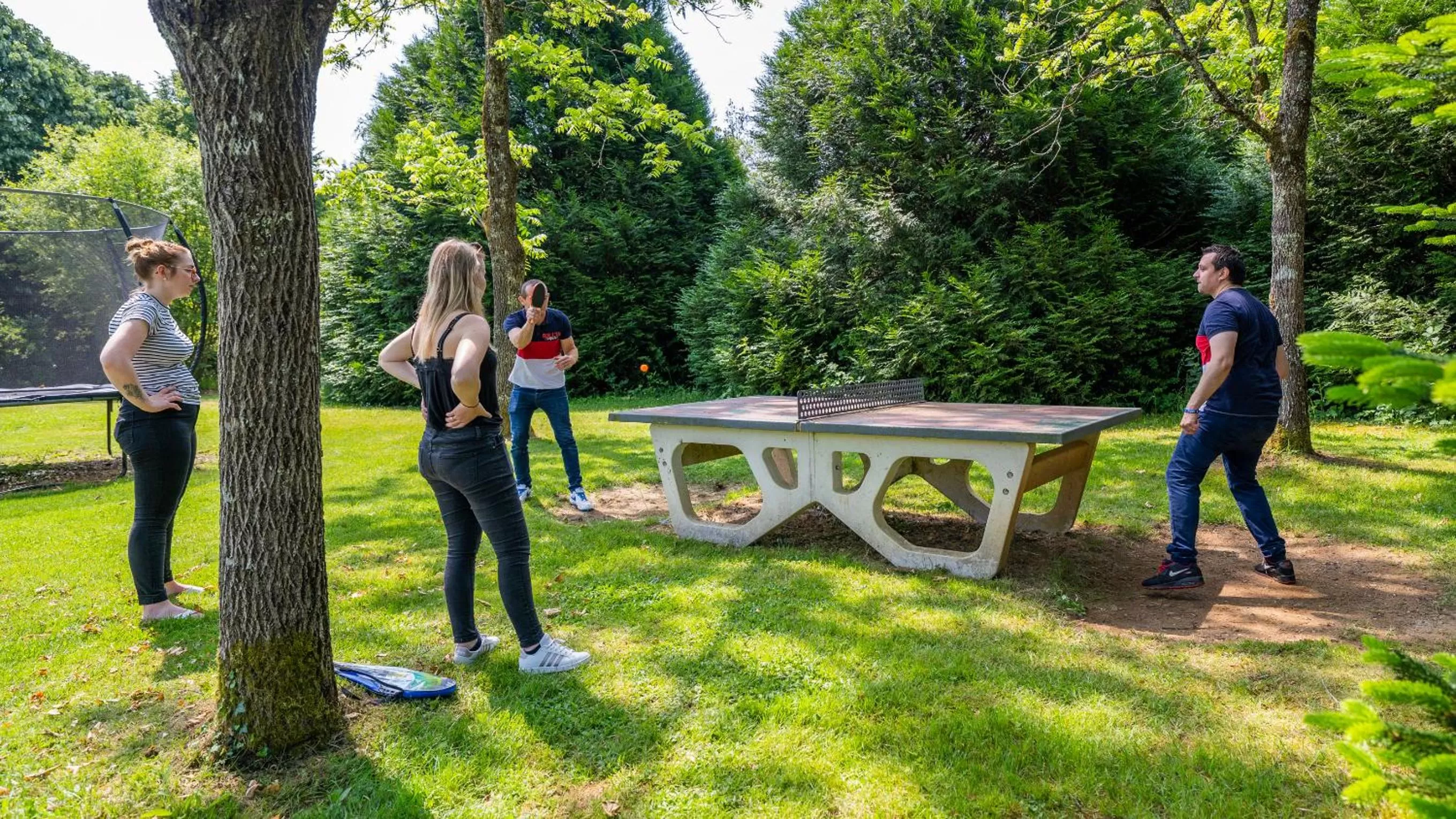 Table tennis in Le Village de la Champagne - Slowmoov