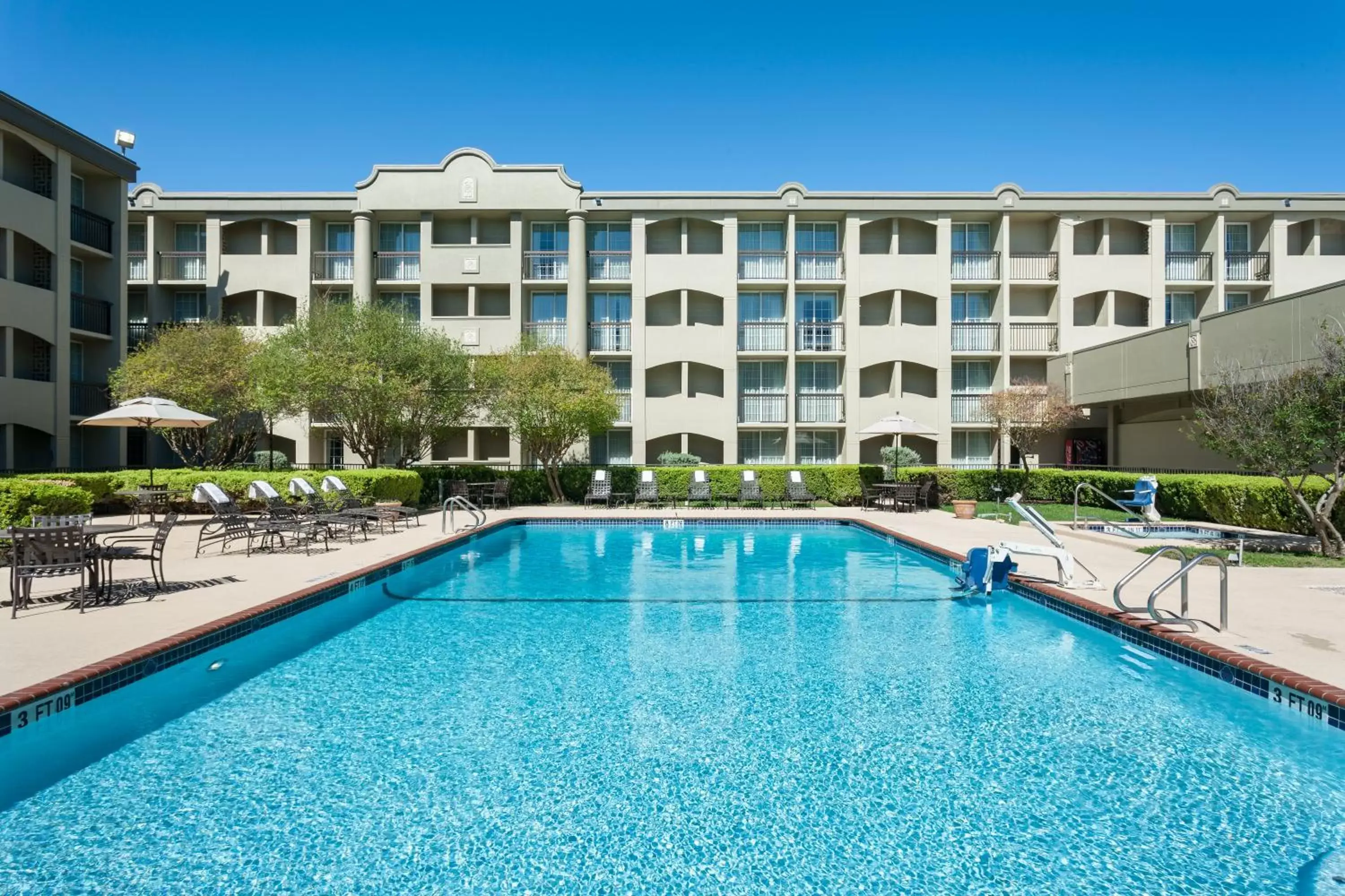 Swimming Pool in Holiday Inn San Antonio-Downtown/Market Square, an IHG Hotel