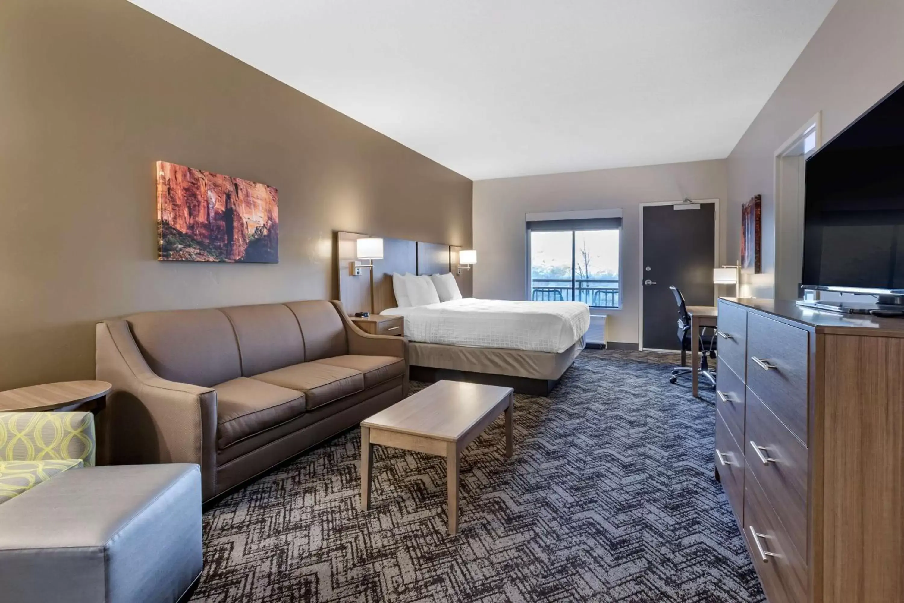 Photo of the whole room, Seating Area in Best Western Plus Zion Canyon Inn & Suites