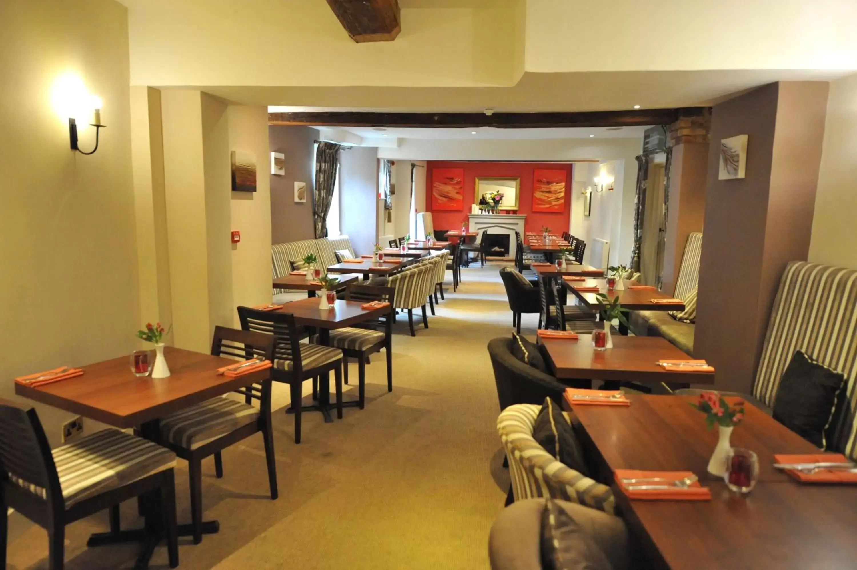 Restaurant/Places to Eat in The Greyhound Coaching Inn