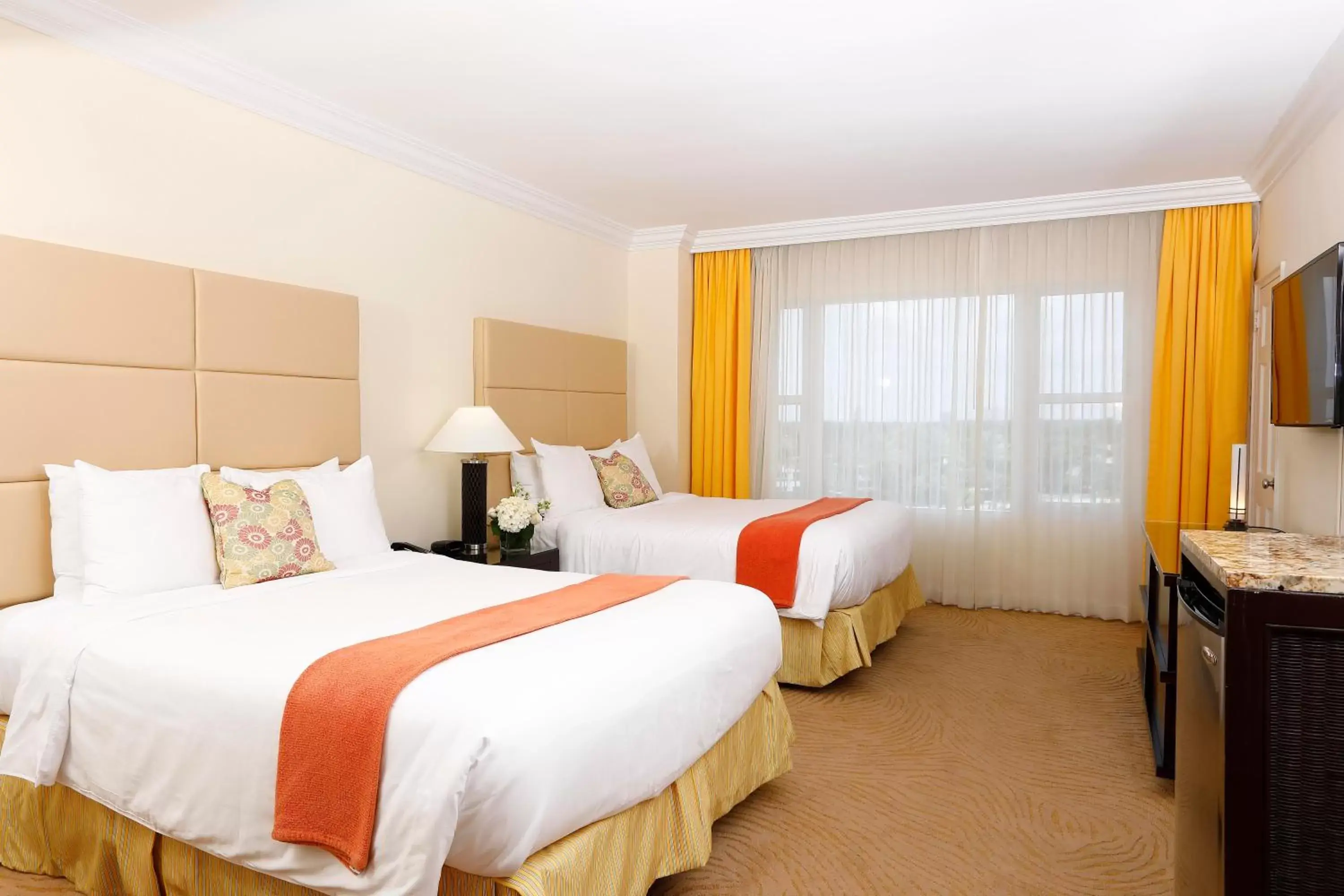 Bedroom, Bed in Sea View Hotel