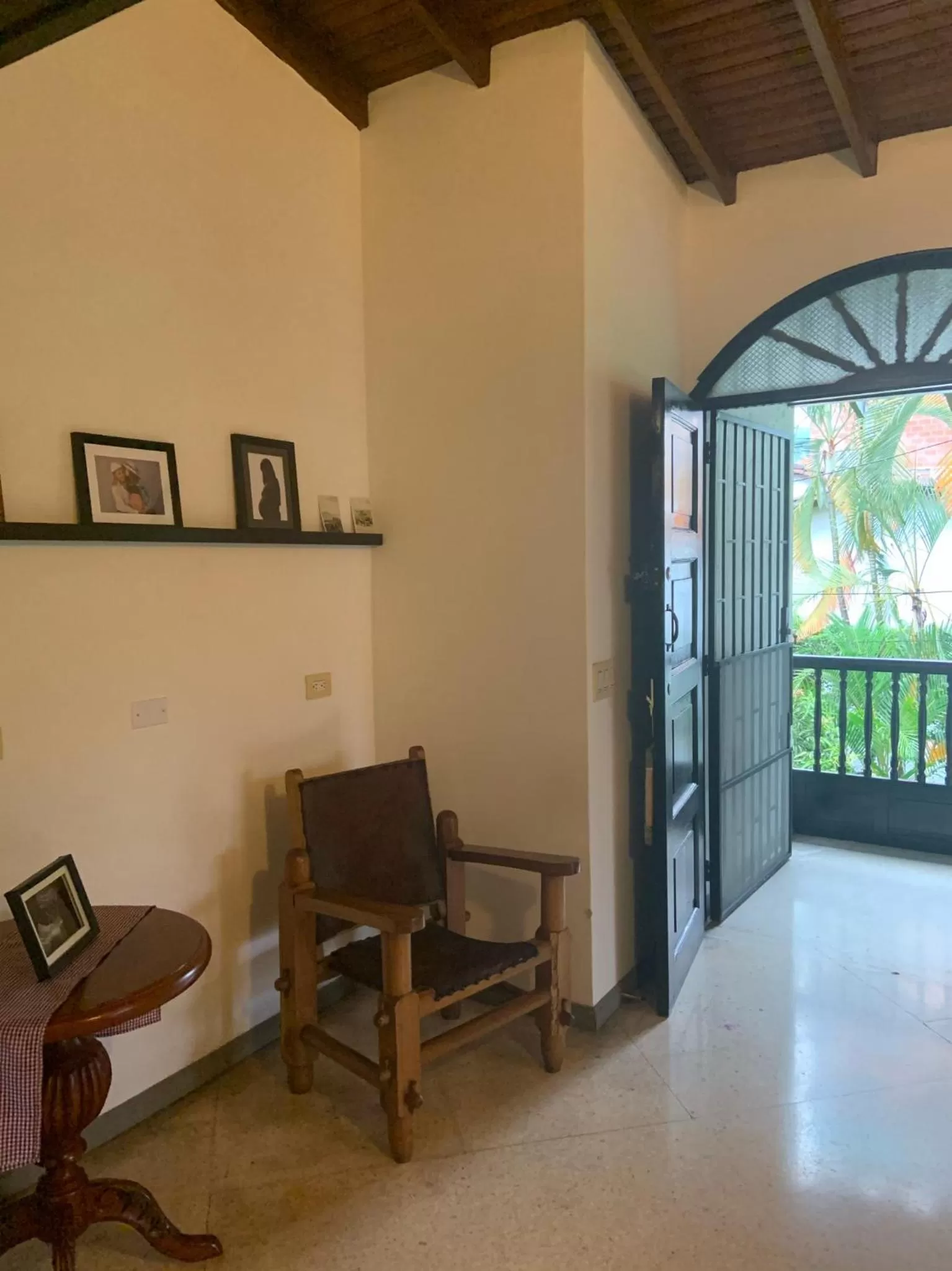 Facade/entrance in Casa Rosales