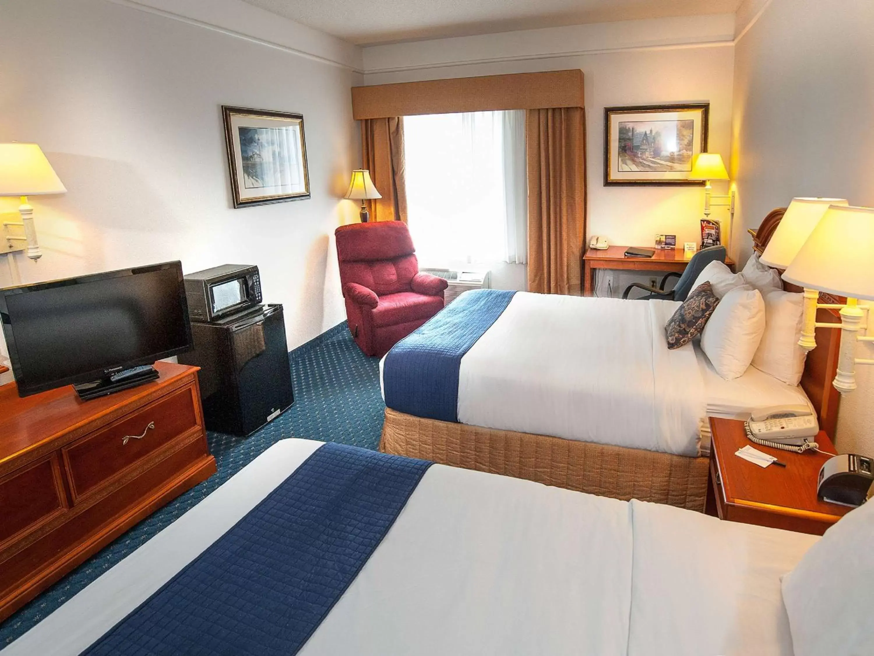 Photo of the whole room in SureStay Plus Hotel by Best Western Billings