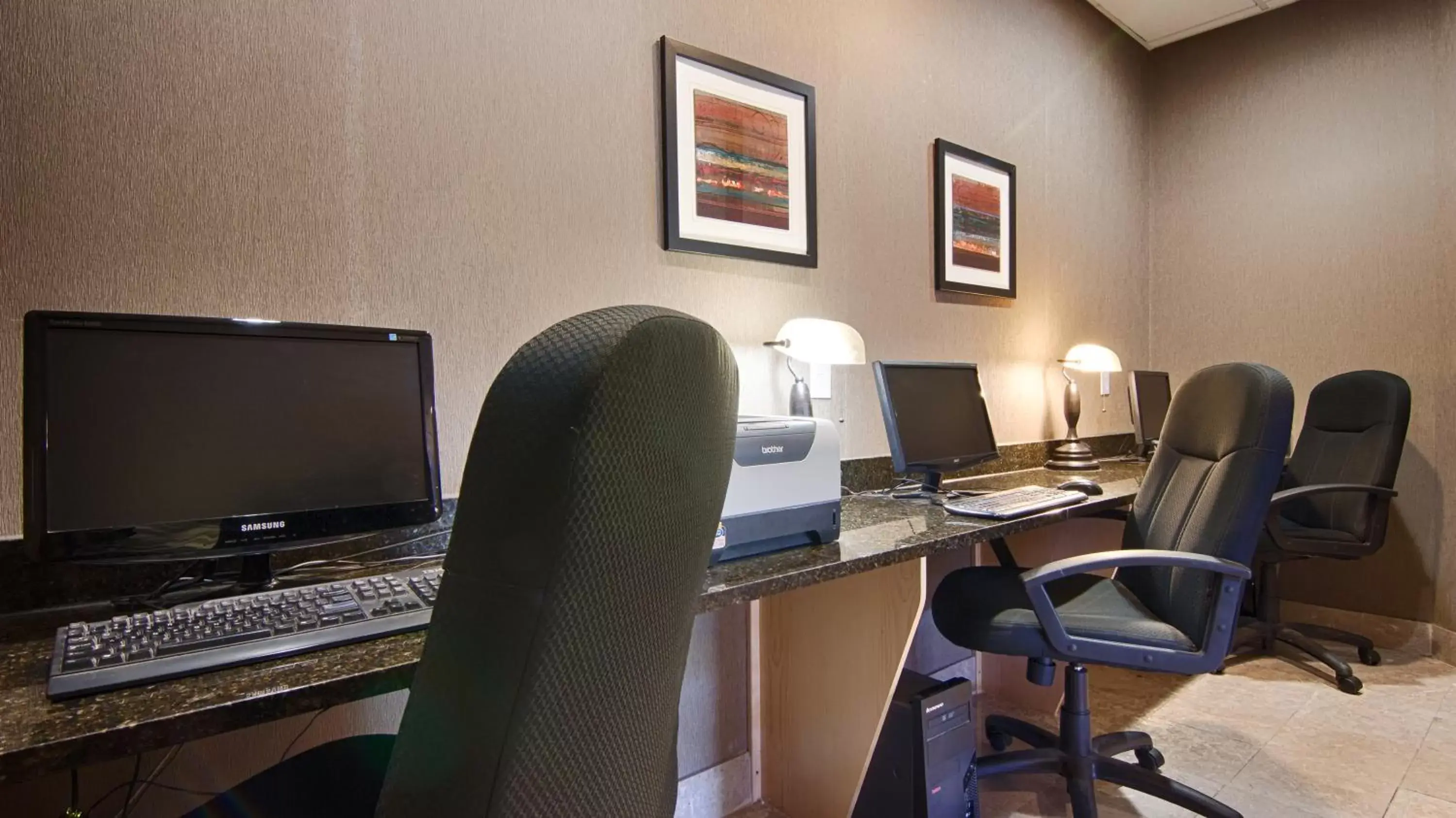Business facilities, Business Area/Conference Room in Quality Inn & Suites East Syracuse - Carrier Circle