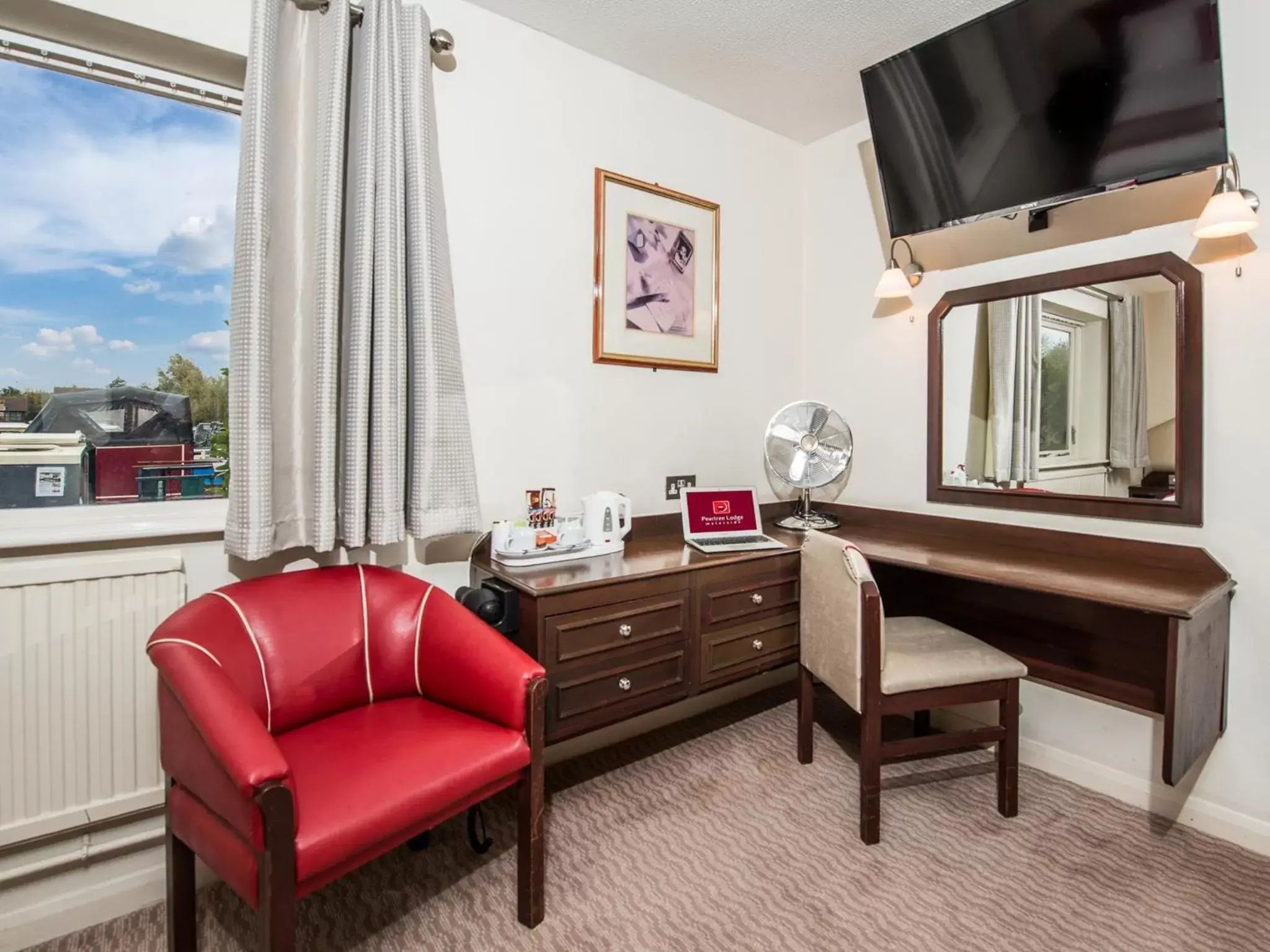 Bed, Seating Area in Peartree Lodge Waterside