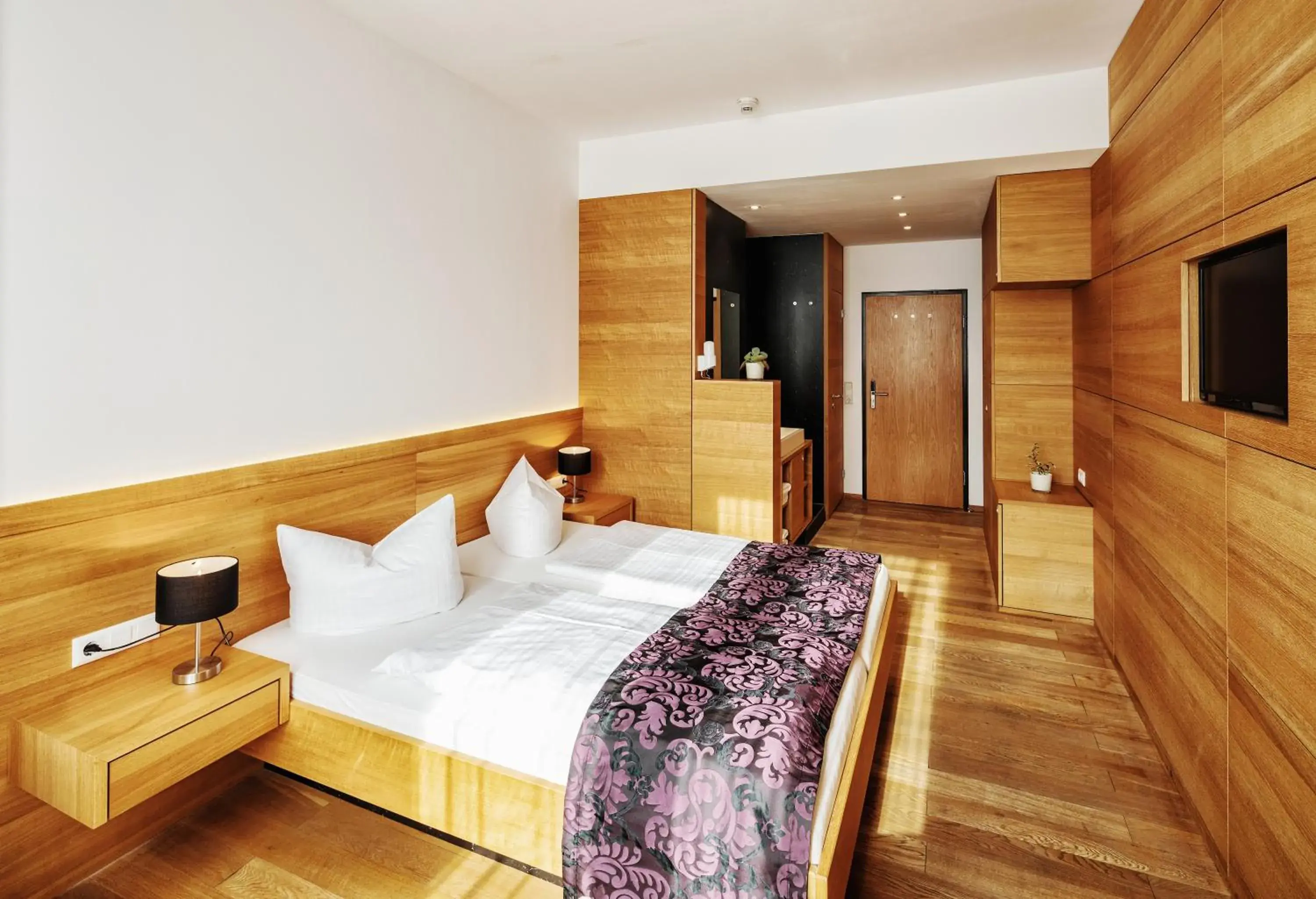 Photo of the whole room, Bed in Seehotel Litz