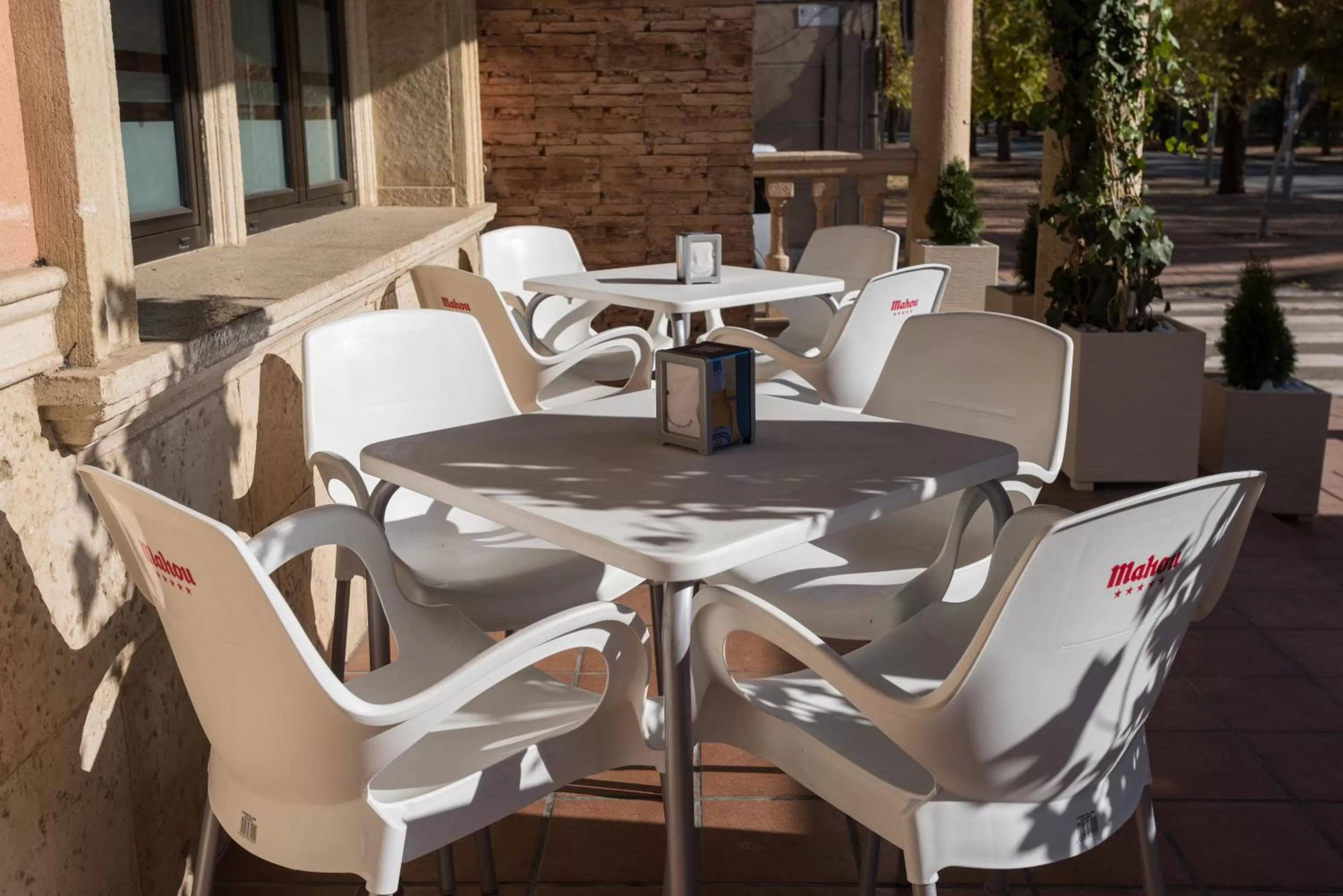 Restaurant/Places to Eat in HOTEL Restaurante la barca