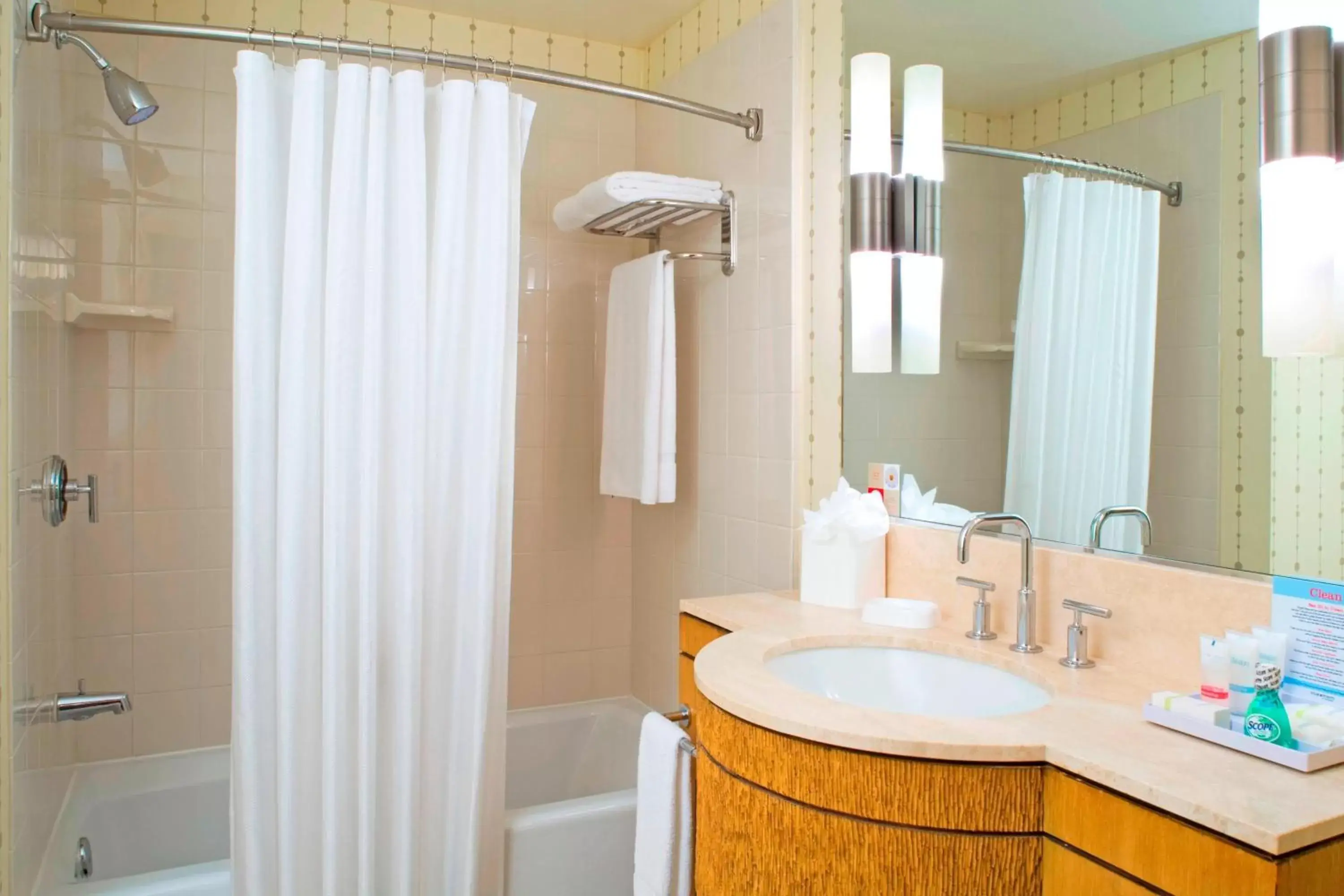 Photo of the whole room, Bathroom in Four Points by Sheraton San Jose Downtown