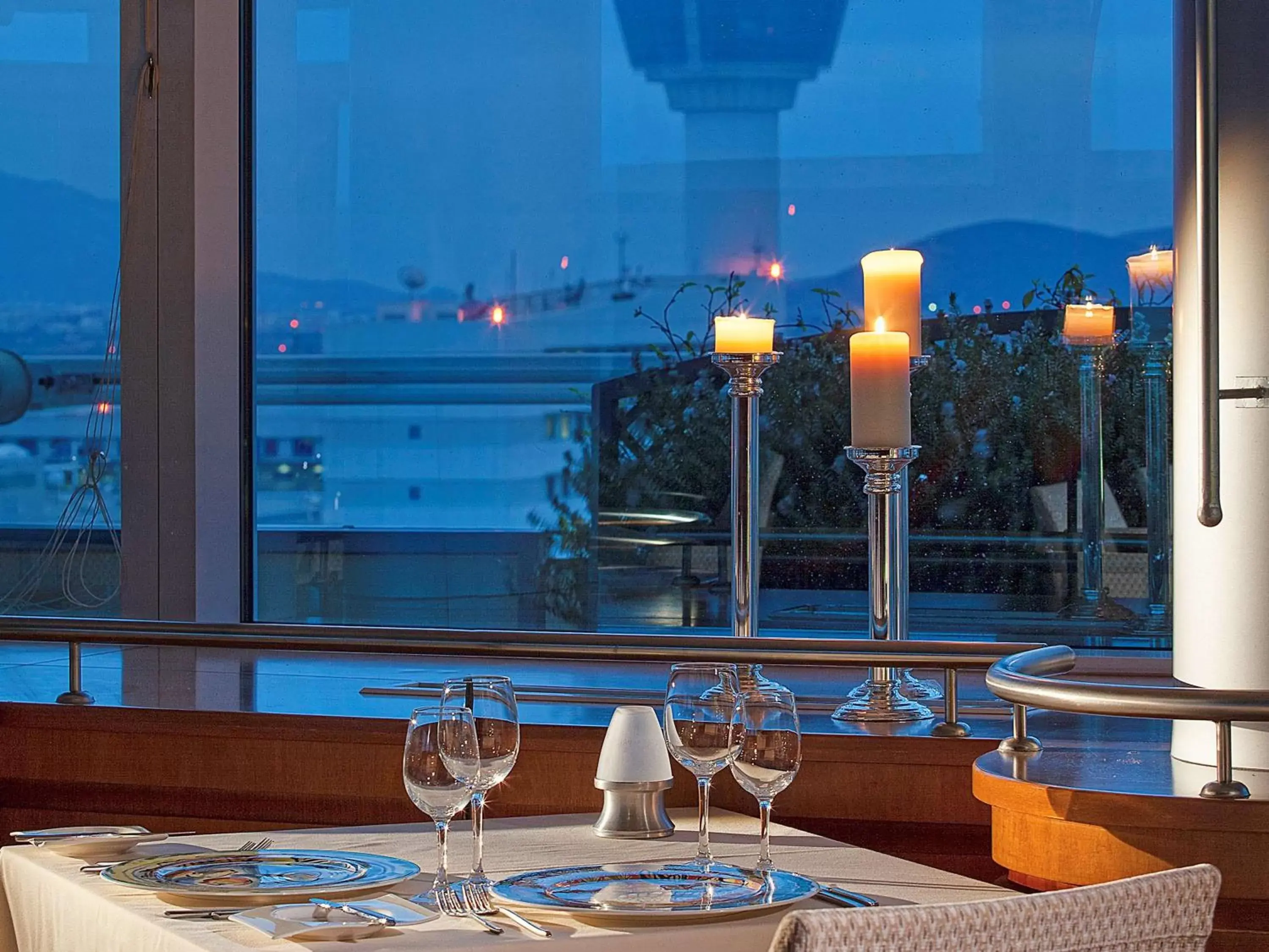Restaurant/places to eat in Sofitel Athens Airport