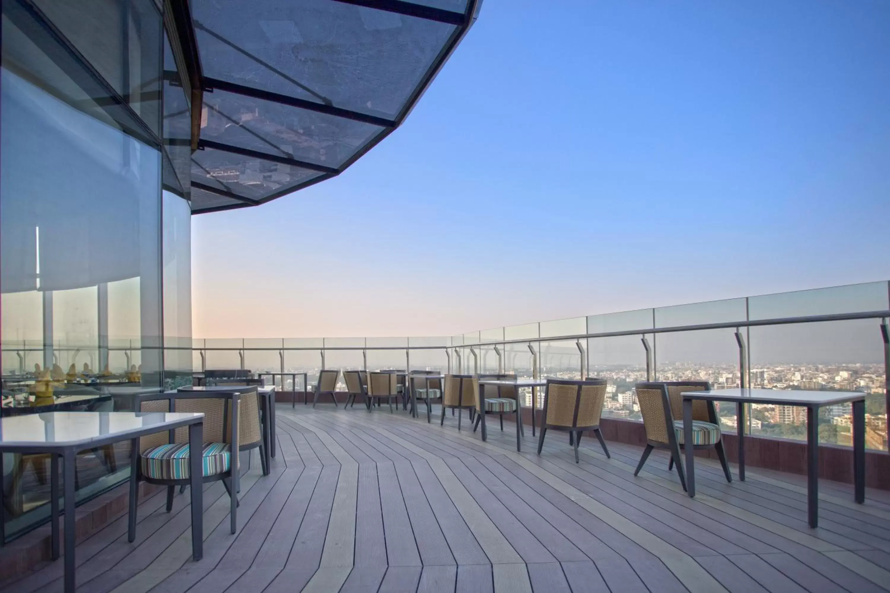 Restaurant/places to eat in Crowne Plaza Dhaka Gulshan by IHG Restaurant/places to eat in Crowne Plaza Dhaka Gulshan by IHG