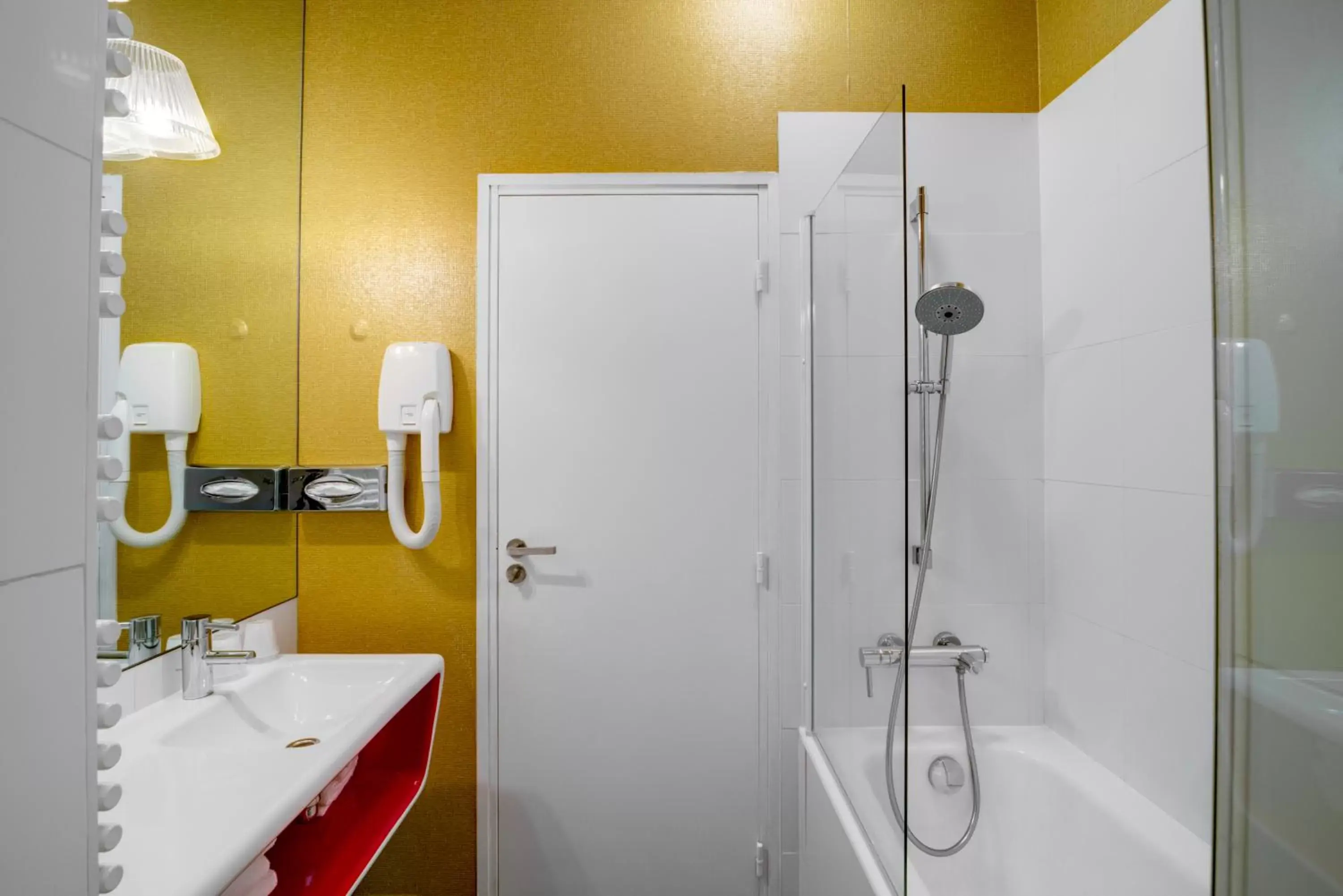 Photo of the whole room, Bathroom in Hotel Joyce - Astotel