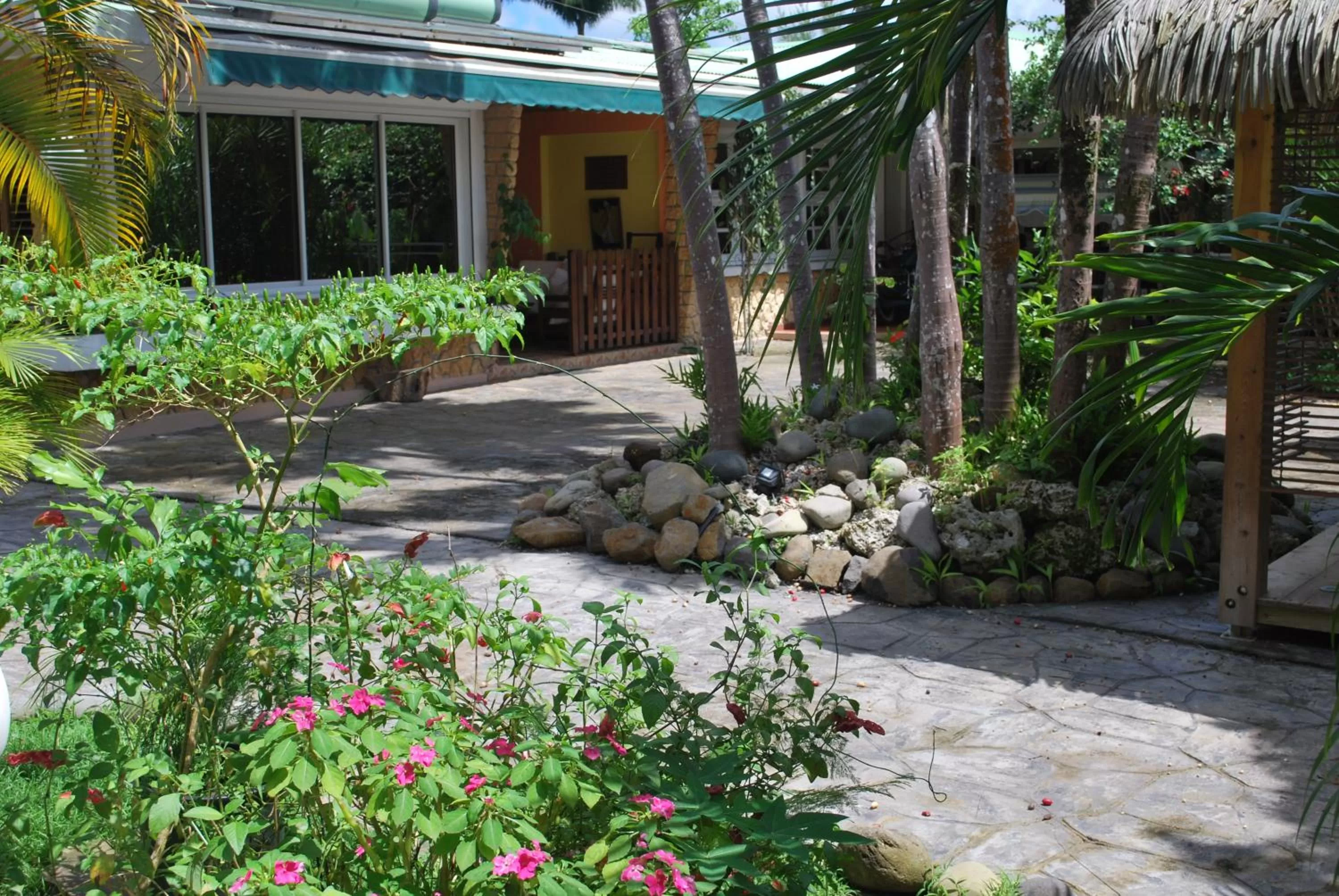 Patio in Les Gîtes de la Lézarde