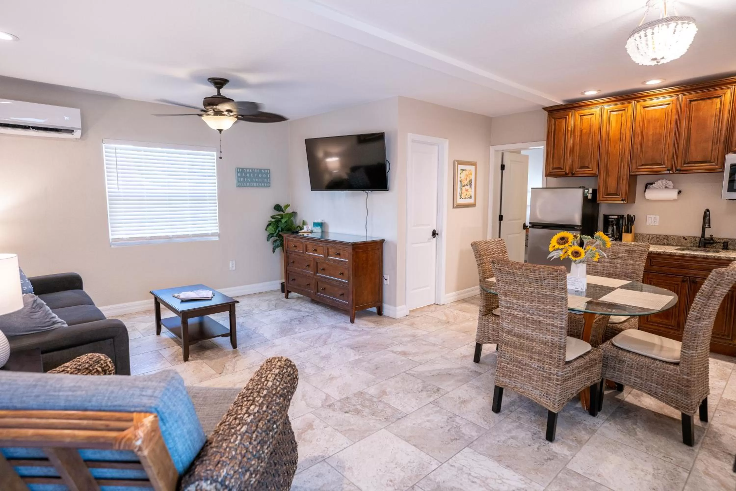 Kitchen or kitchenette in The Capri at Siesta