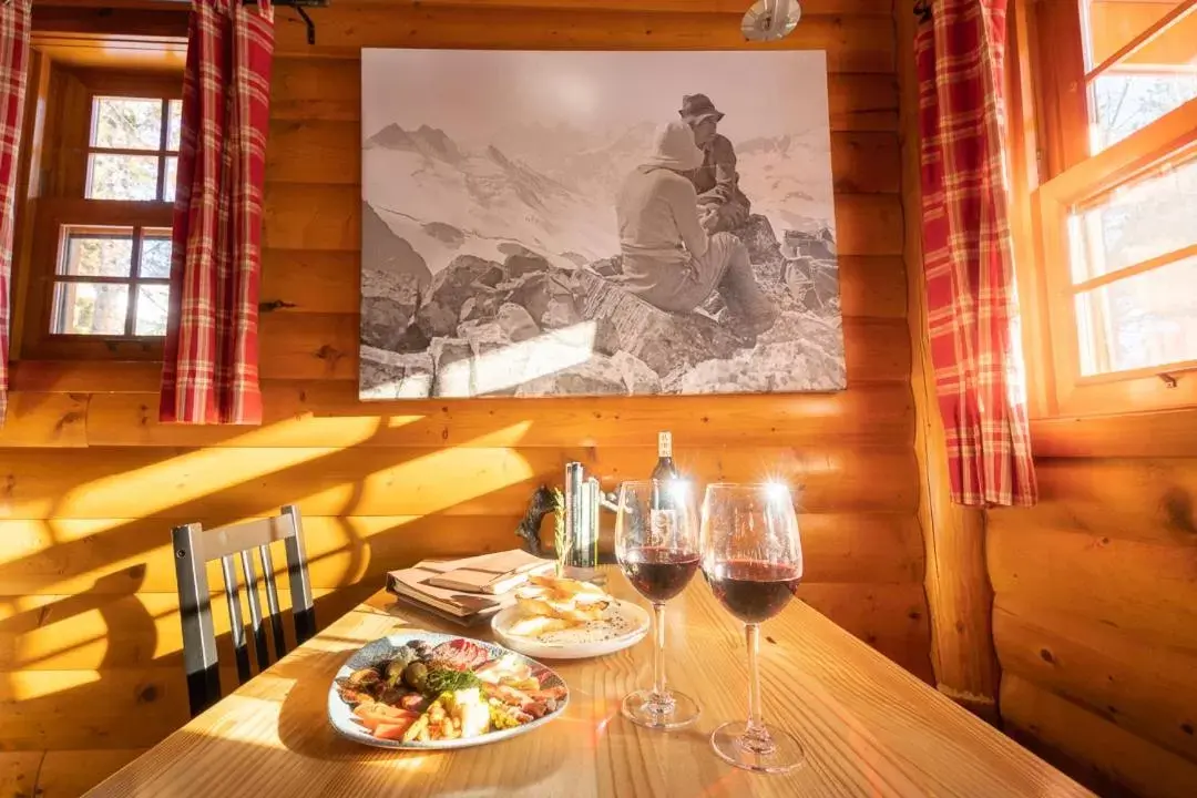 Dining area in Baker Creek By Basecamp