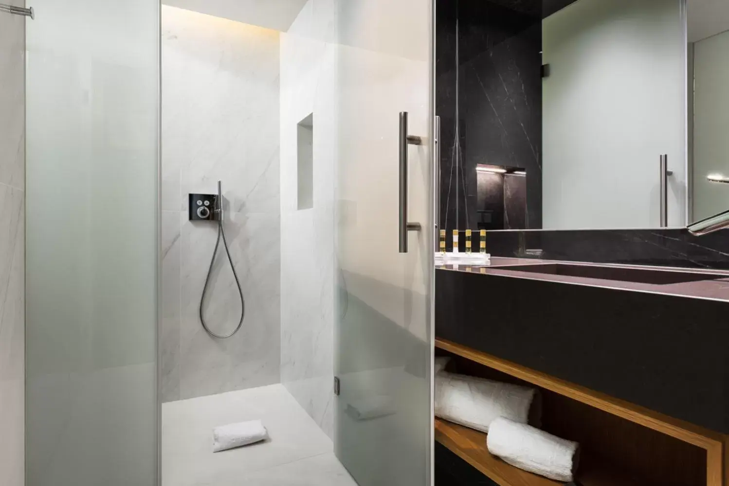 Shower, Bathroom in Eurostars Aliados