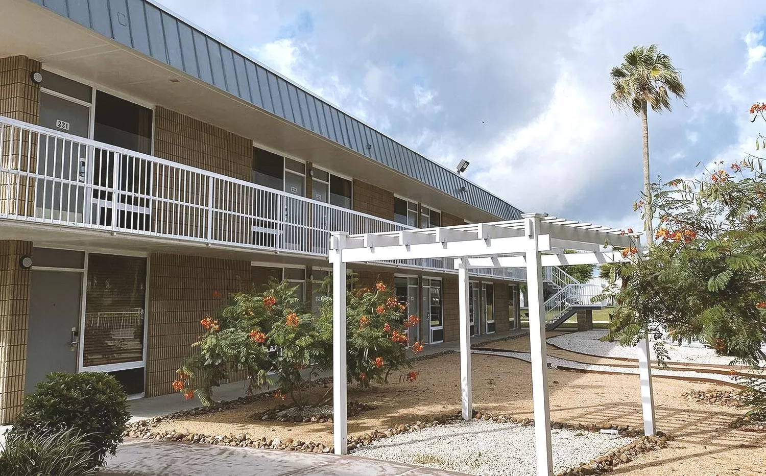 Property building in Sky Palace Inn & Suites By Jasper Beeville