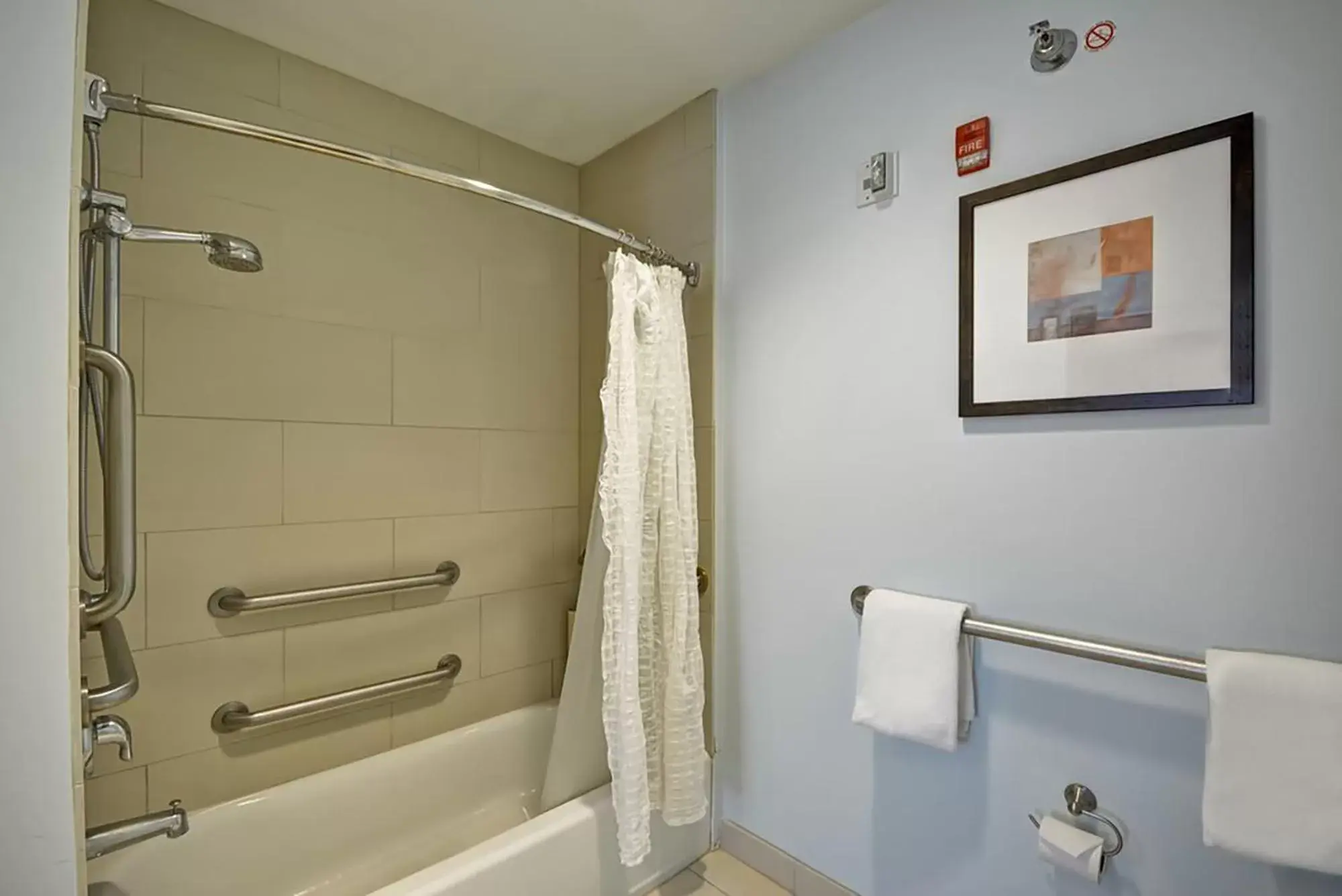 Bathroom in Hyatt House Naperville/Warrenville