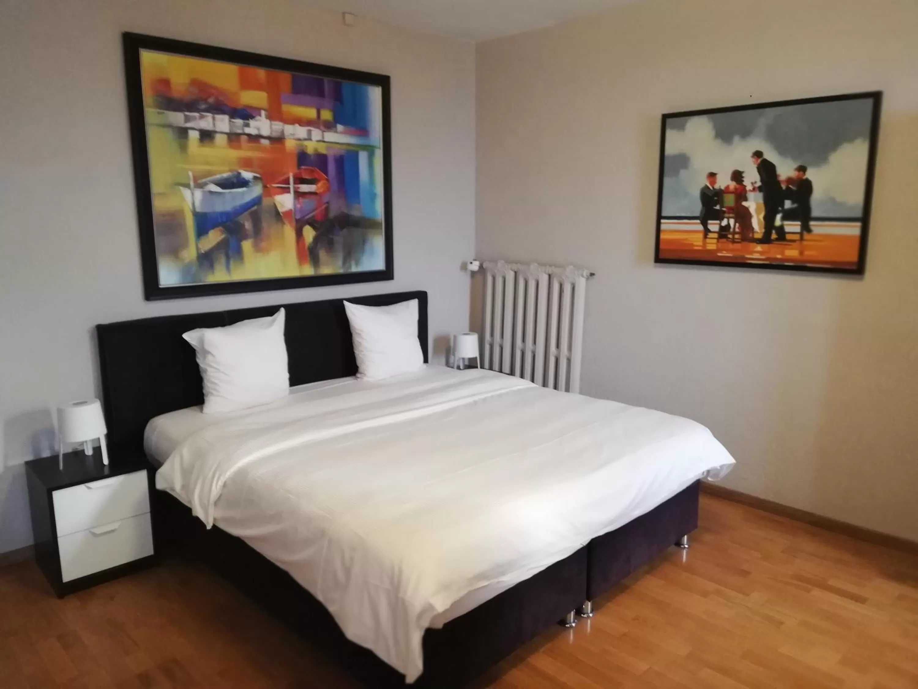 Bedroom, Bed in Hotel Parc & Lac