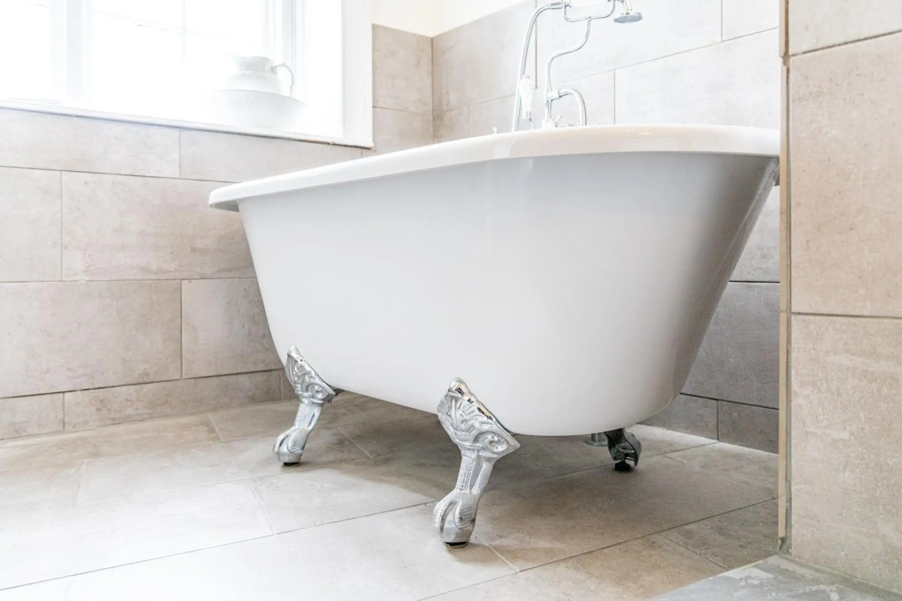 Bath, Bathroom in Best Western Leigh Park Hotel