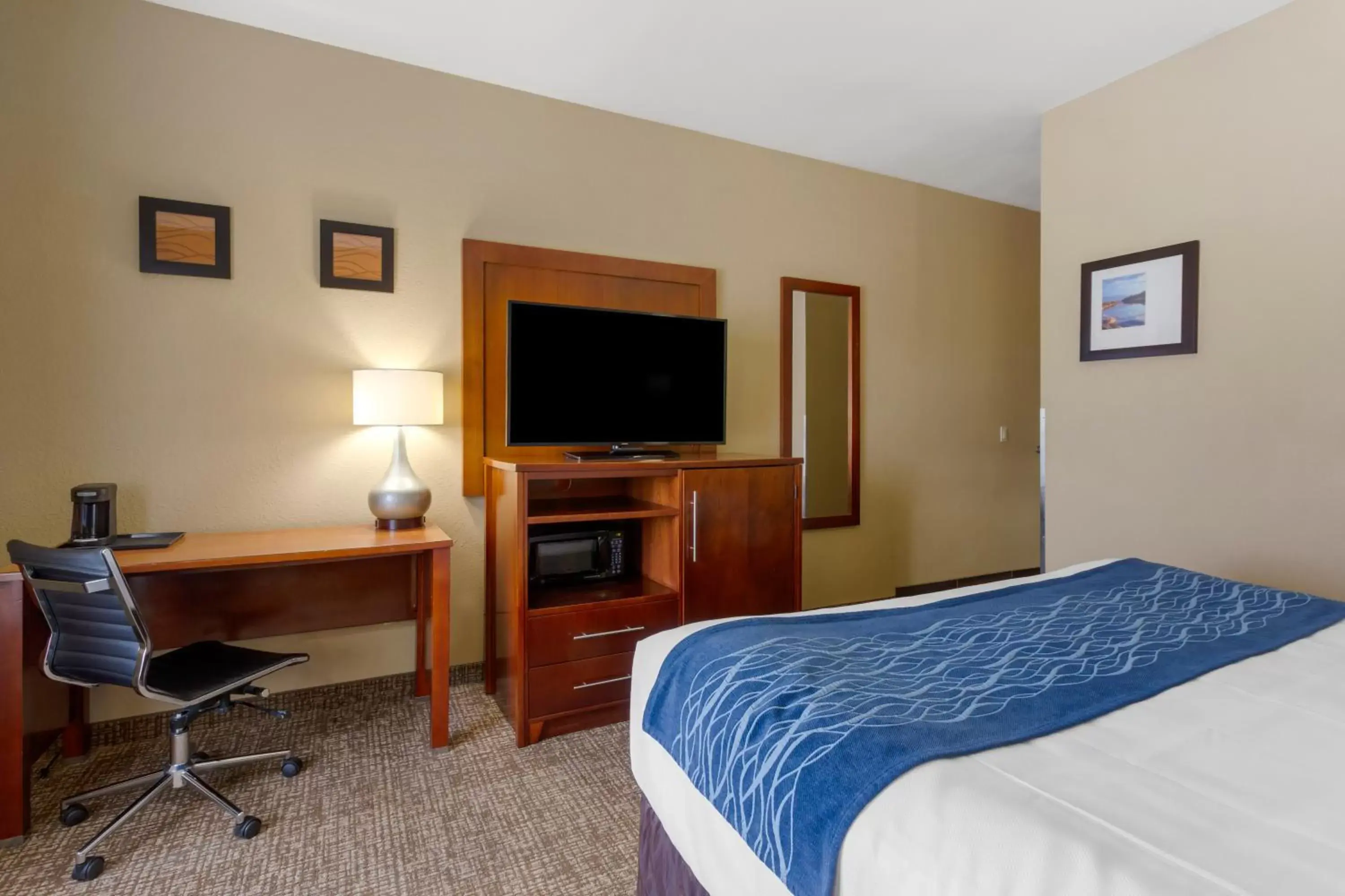 Photo of the whole room, TV/Entertainment Center in Comfort Inn & Suites Salt Lake City/Woods Cross