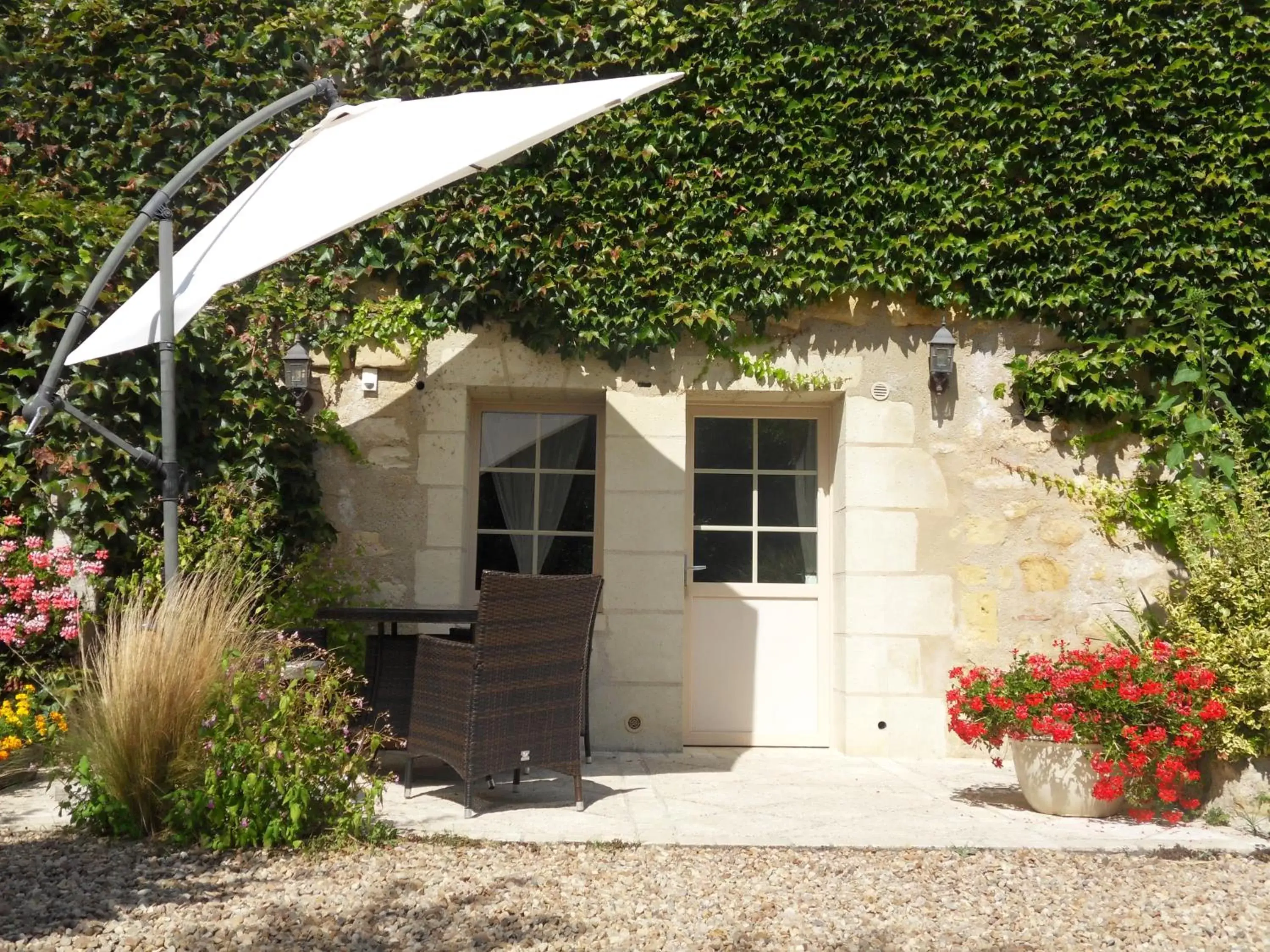 Facade/entrance, Property Building in Troglodelice