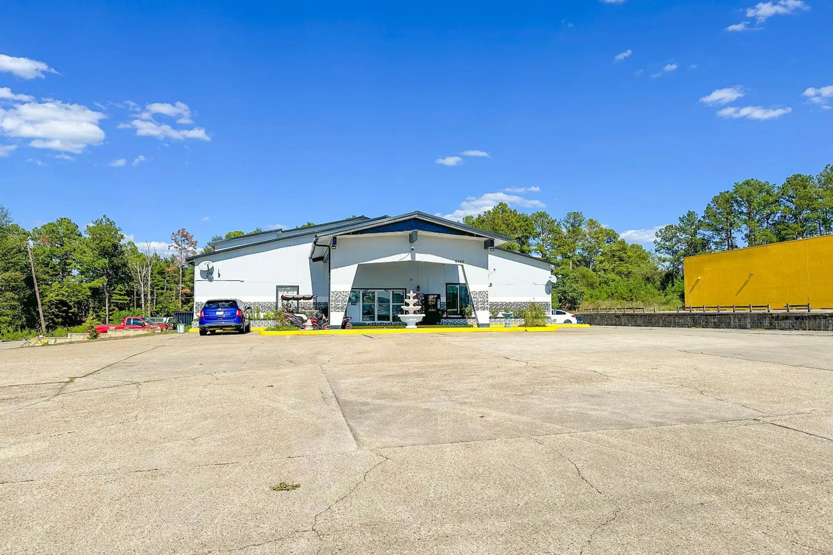 Facade/entrance, Property Building in Paradise Inn By OYO Hattiesburg North